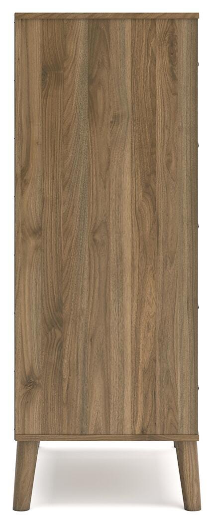 Aprilyn Chest of Drawers, Honey, large