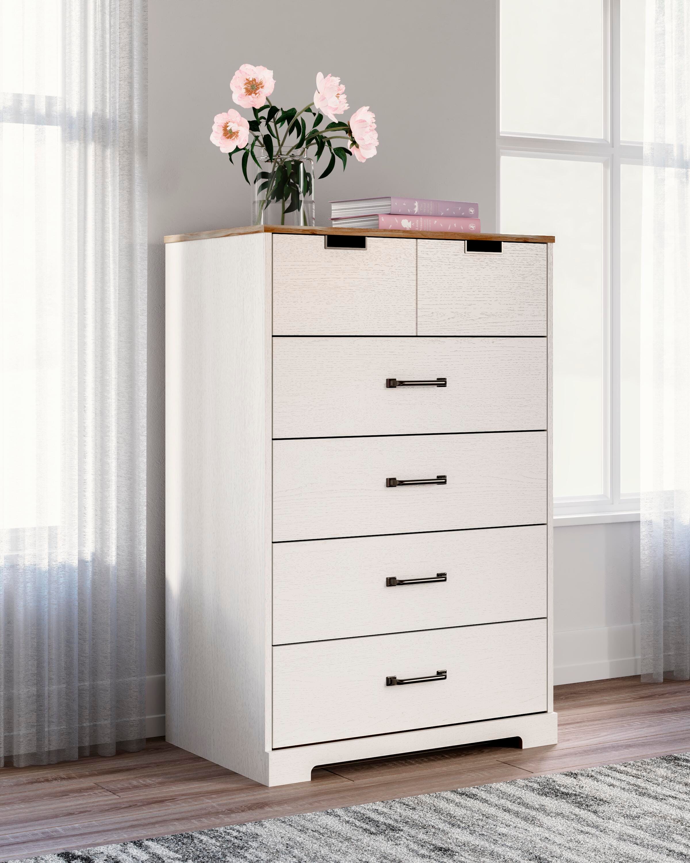 Vaibryn Chest of Drawers, , large