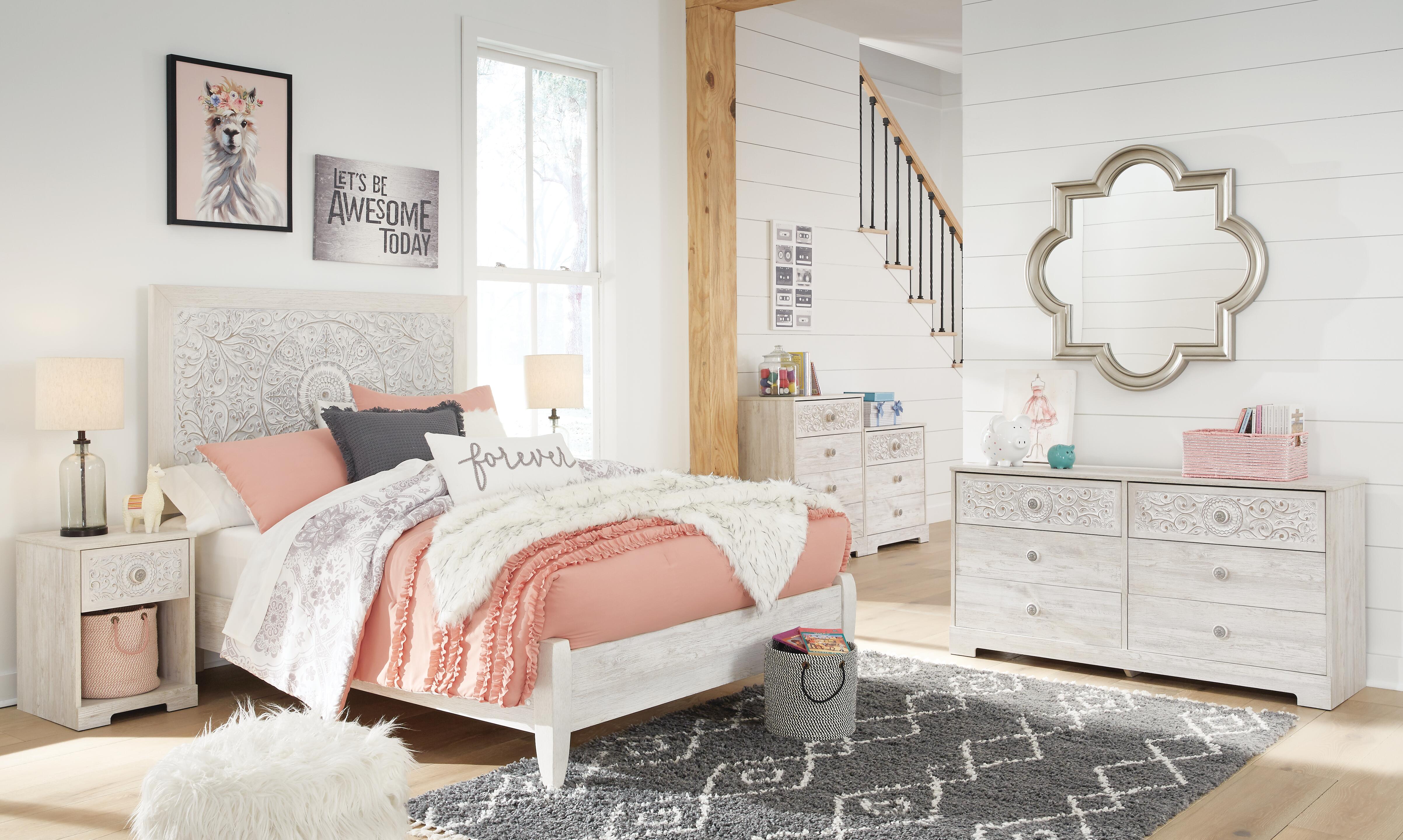 Paxberry Nightstand - image 6