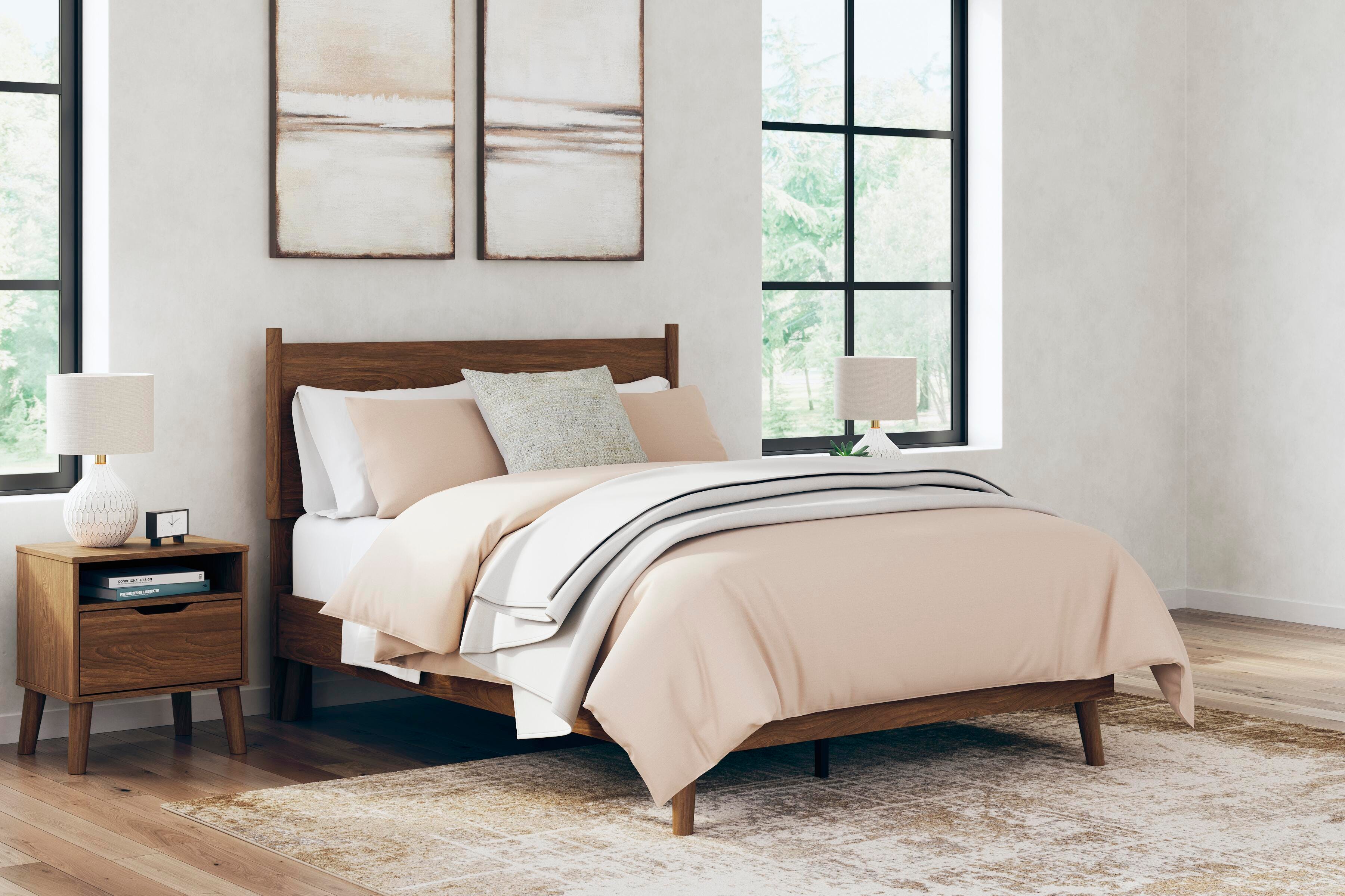 Fordmont Full Panel Bed, Cognac, rollover