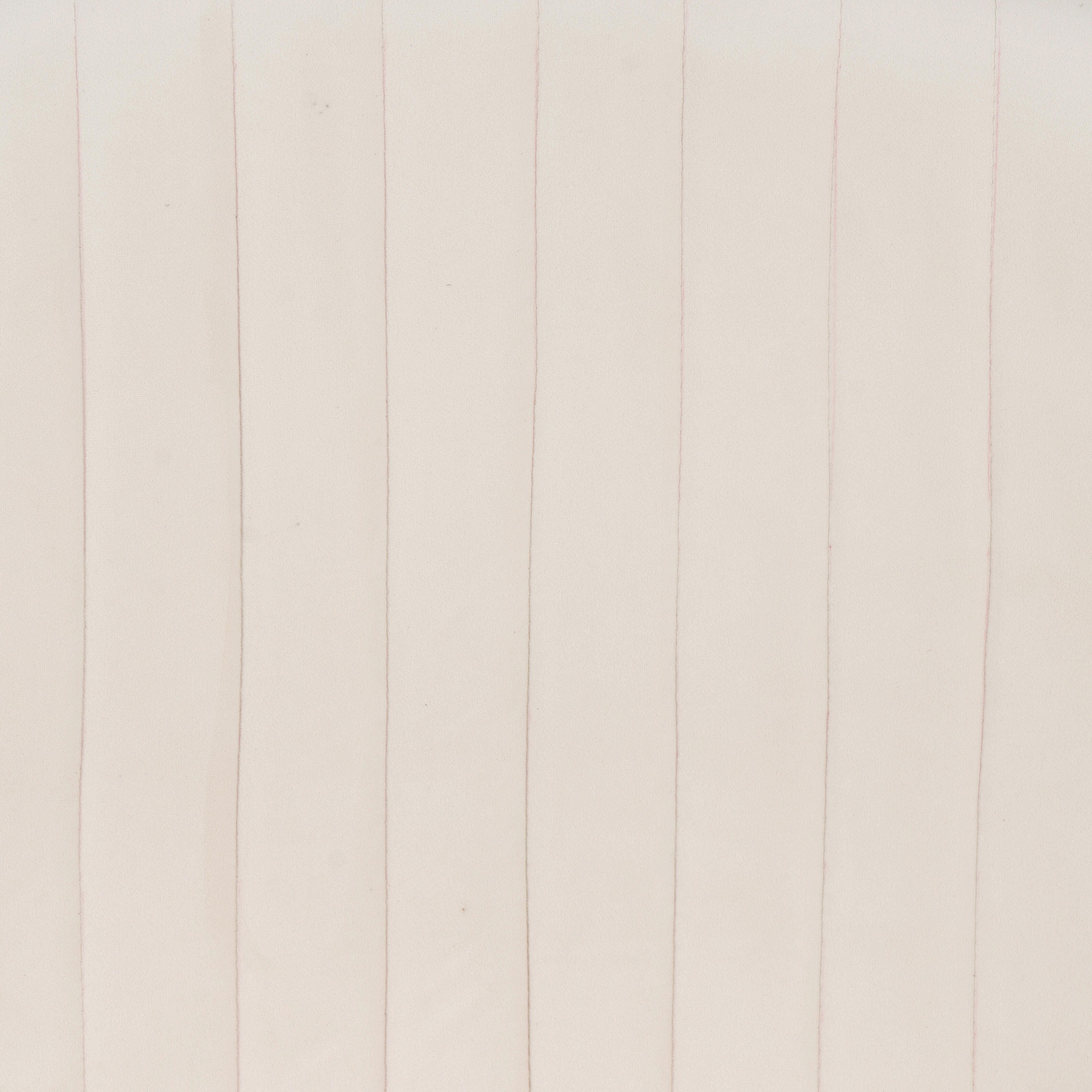 Swatch color Off White , product with this swatch is currently selected