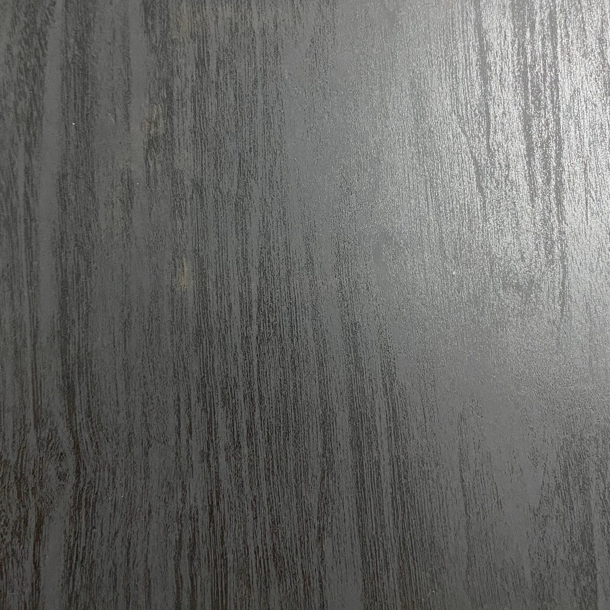 Swatch color Black Oak , product with this swatch is currently selected