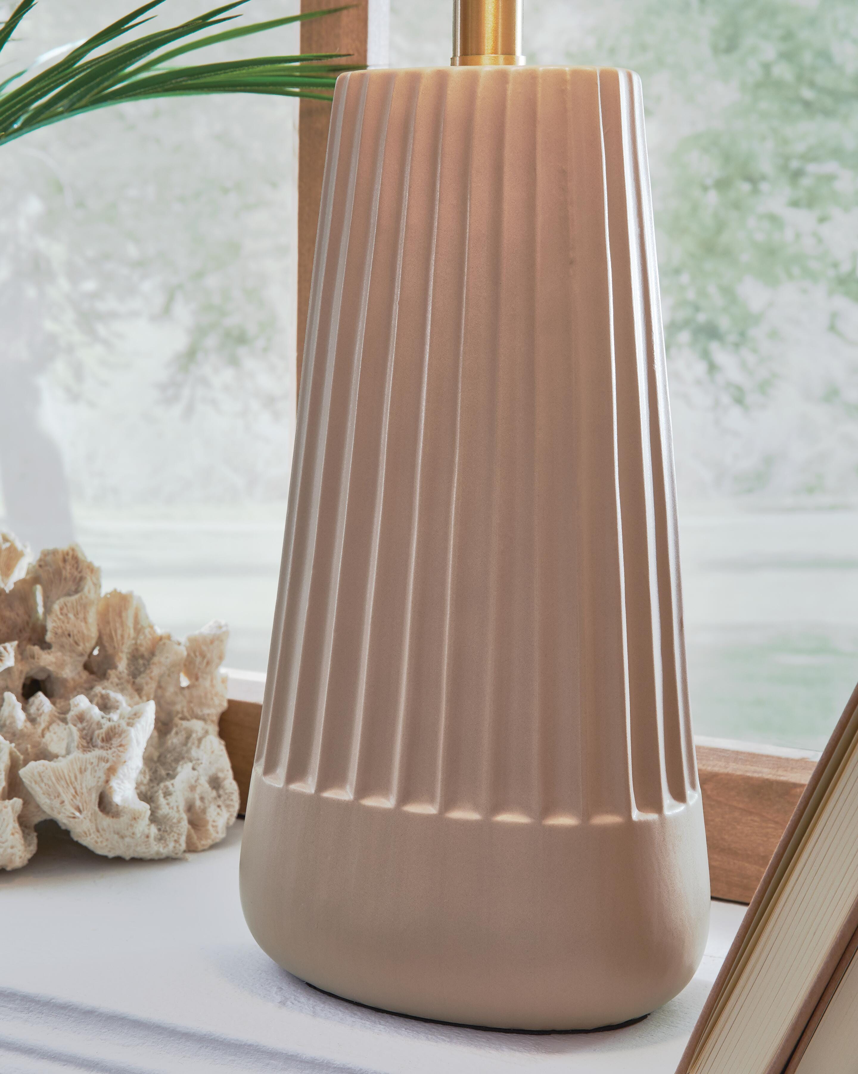 Dellner Table Lamp - image 3
