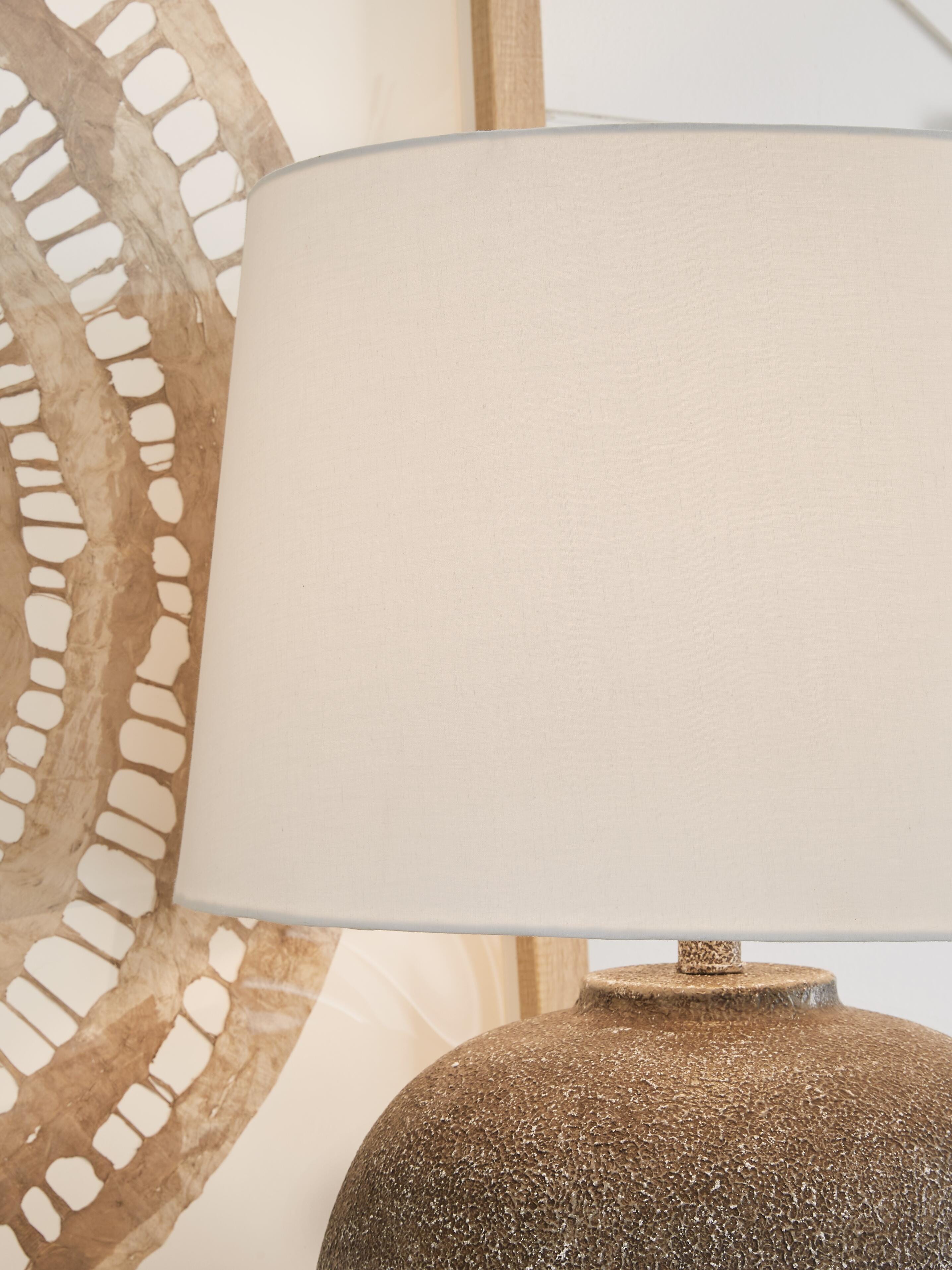 Neavesboro Table Lamp | Ashley