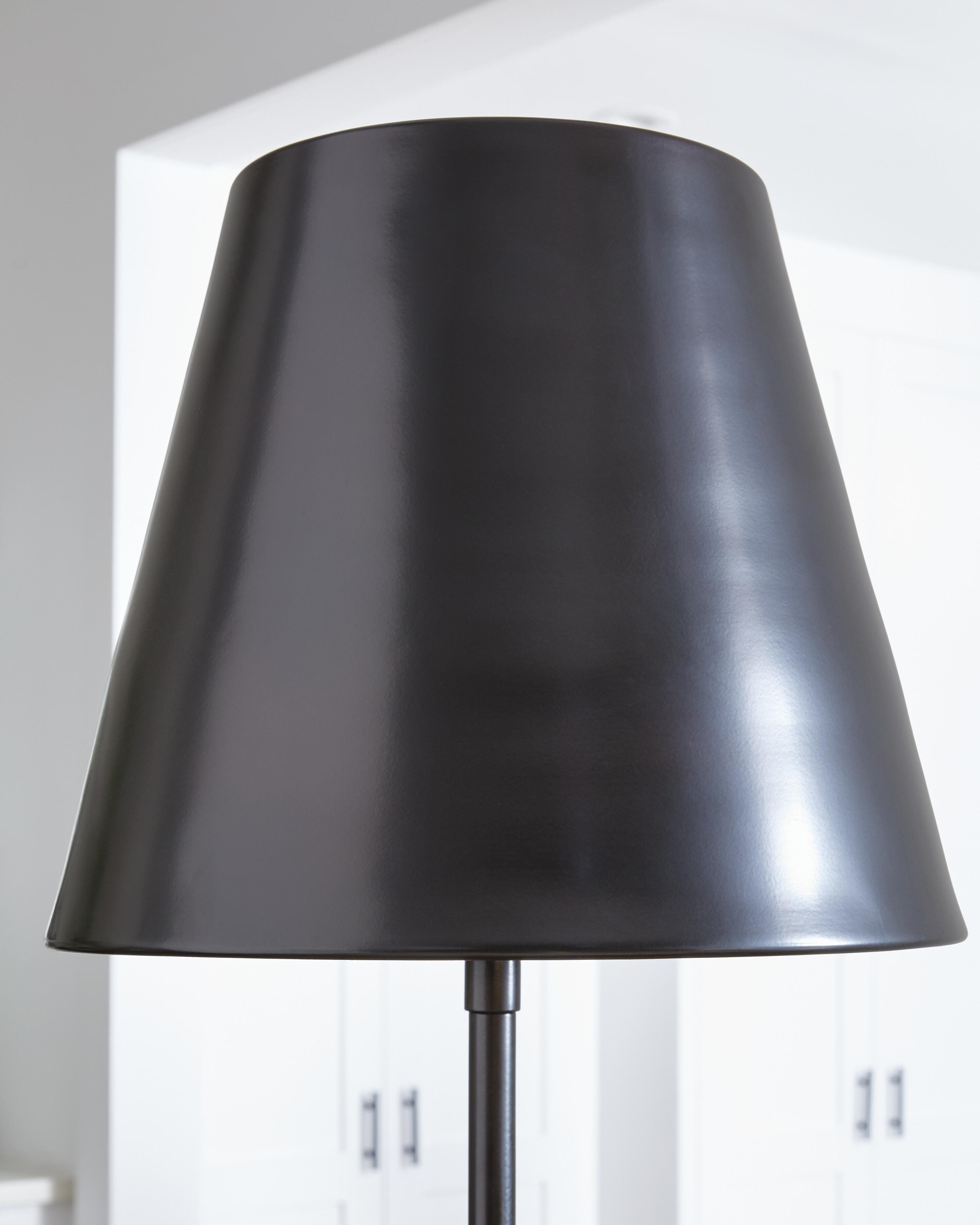 Wimner Floor Lamp - image 3