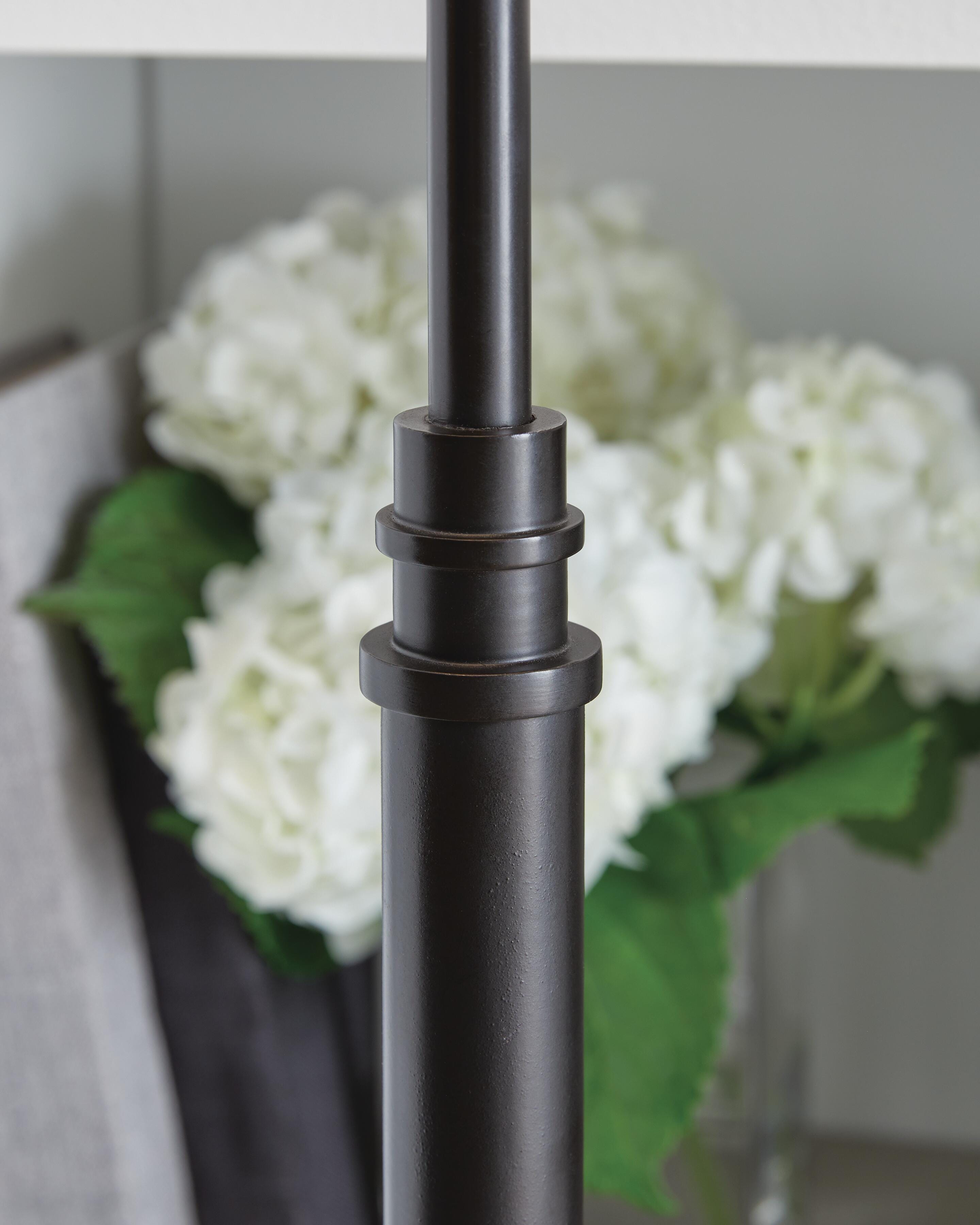 Wimner Table Lamp - image 3