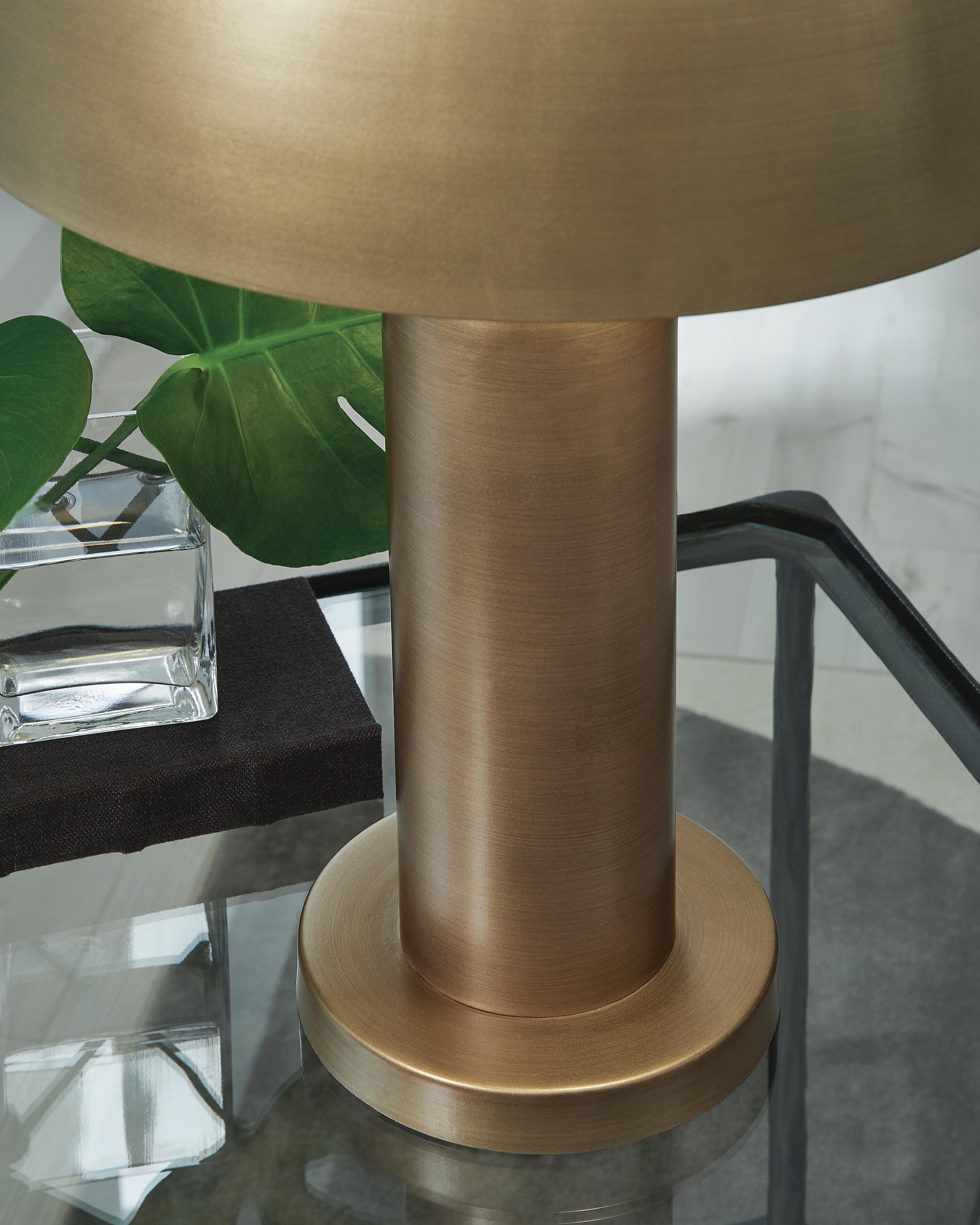 Wendfield Table Lamp - image 3