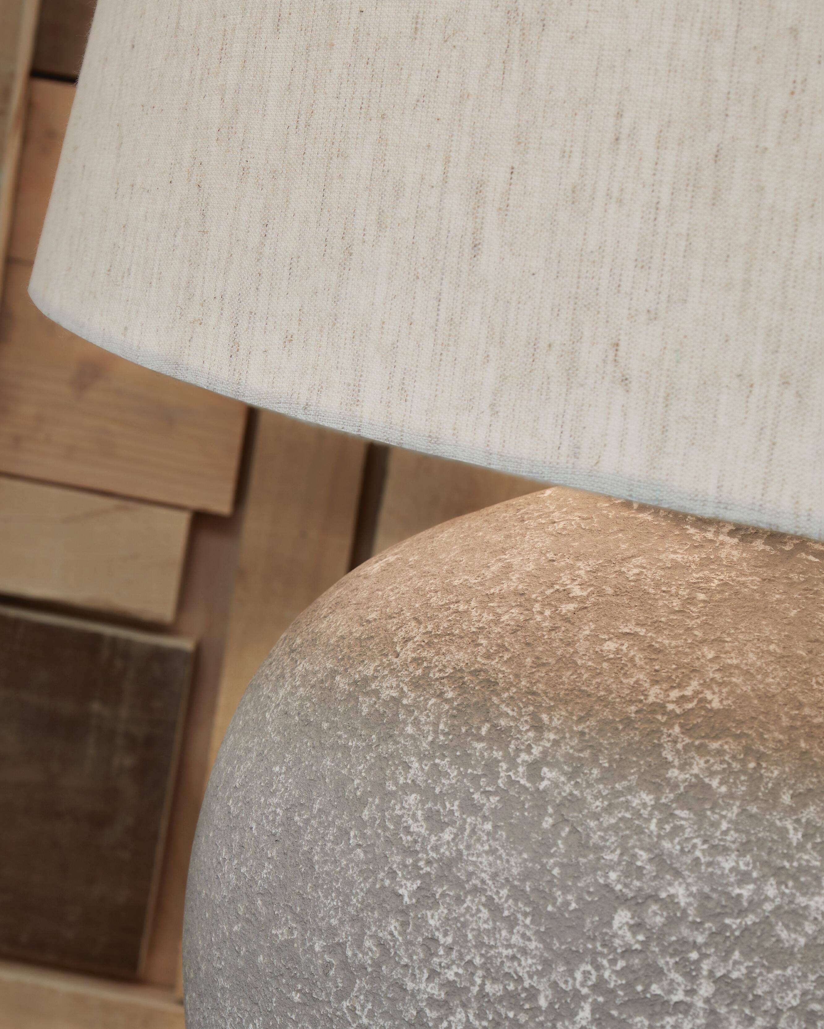 Dreward Table Lamp - image 4