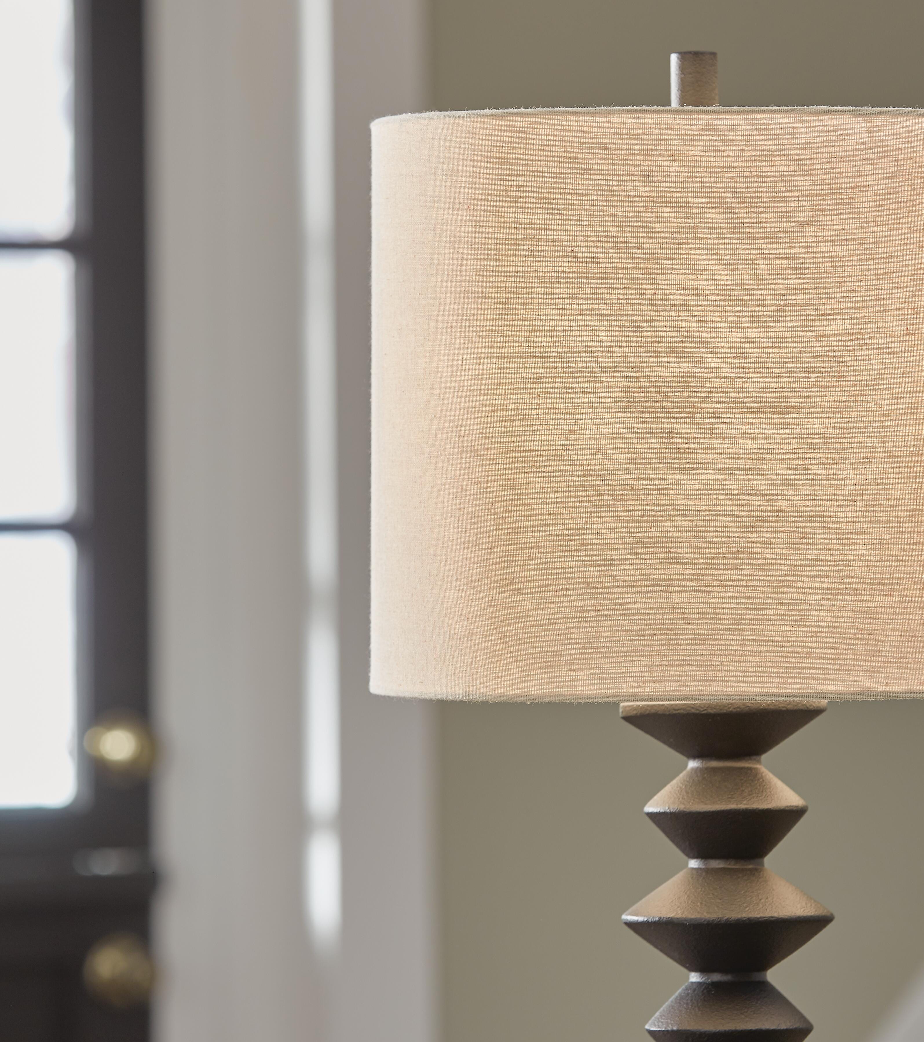Luanndon Buffet Lamp - image 3