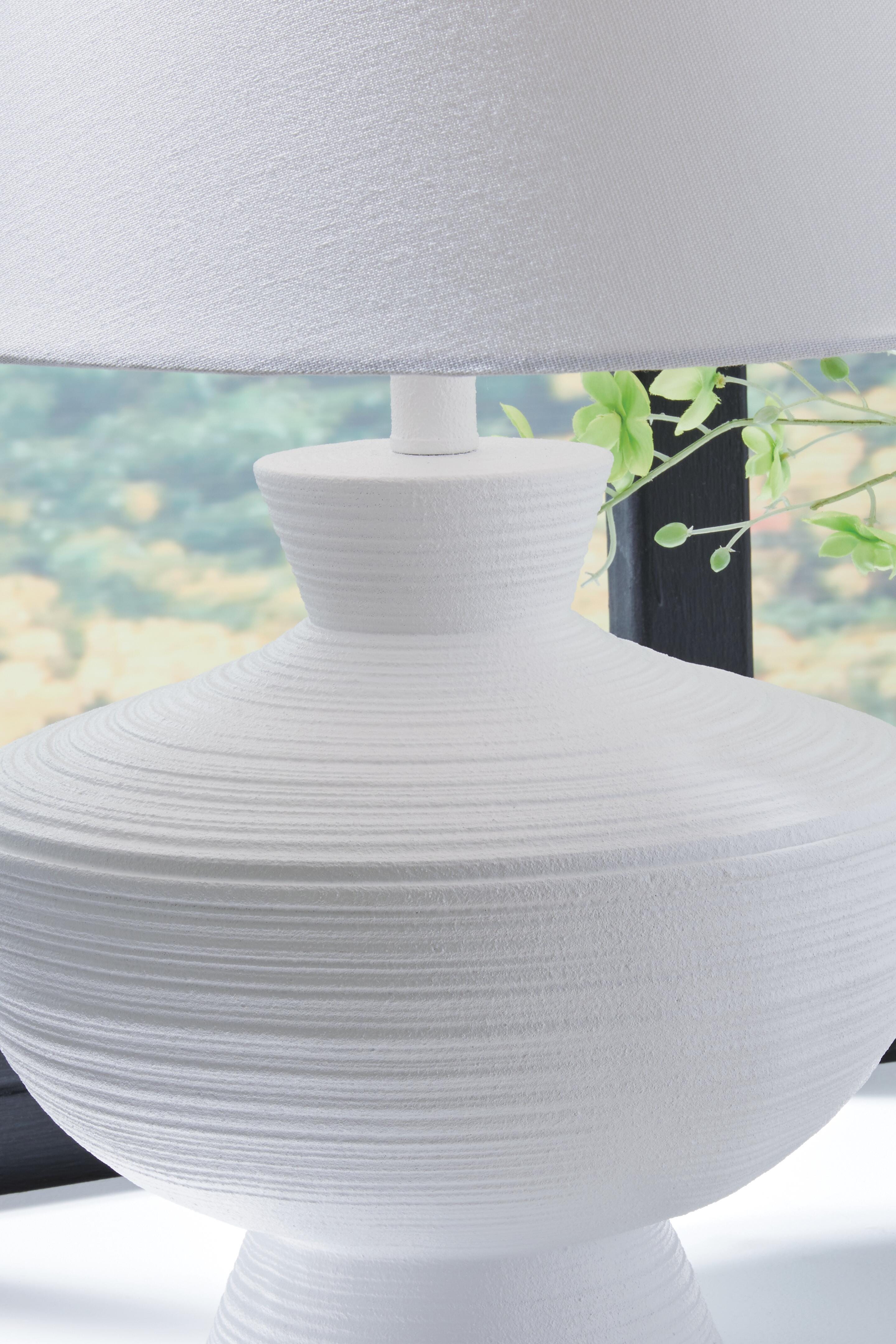 Harelwood Table Lamp - image 3