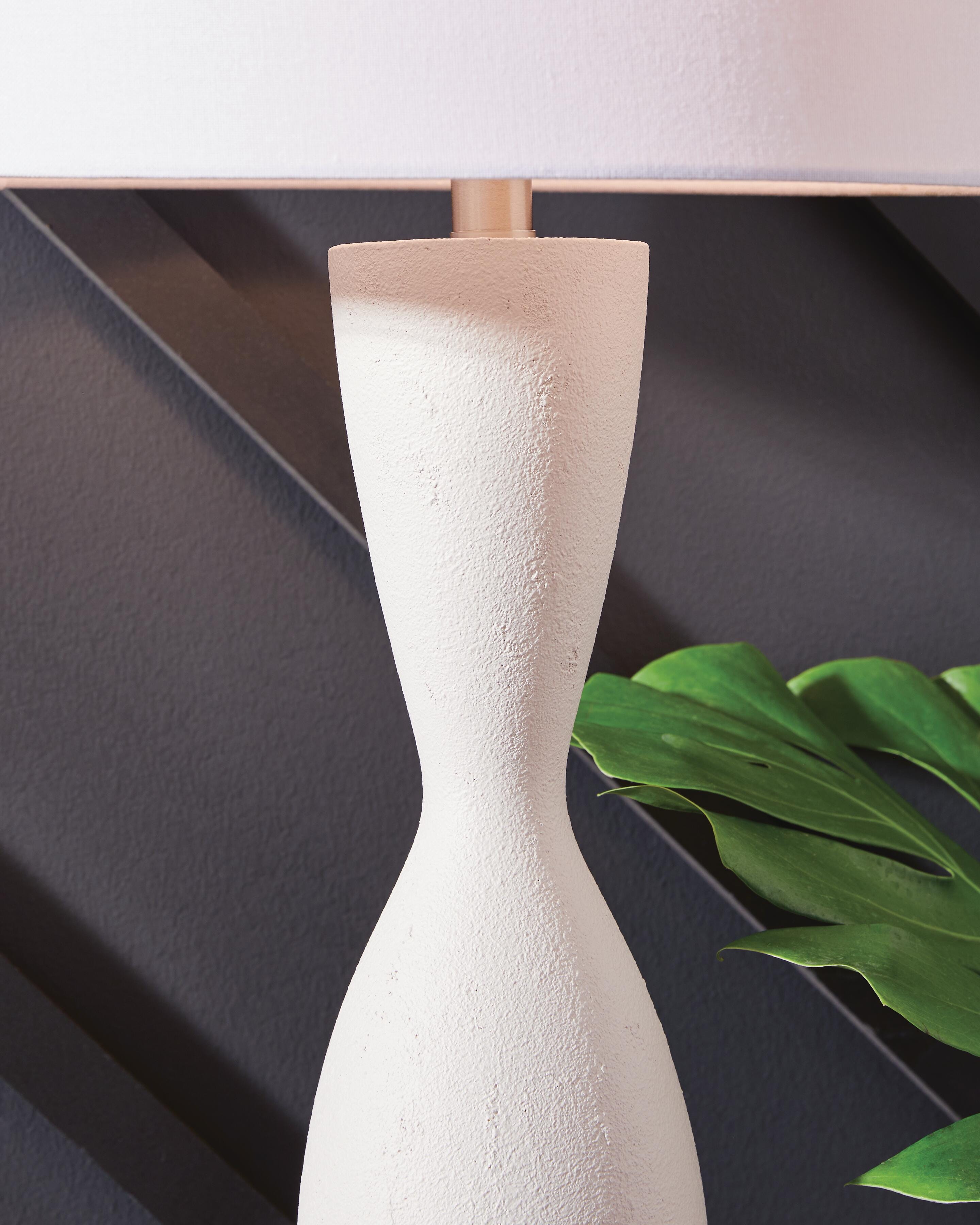 Davinford Table Lamp - image 3