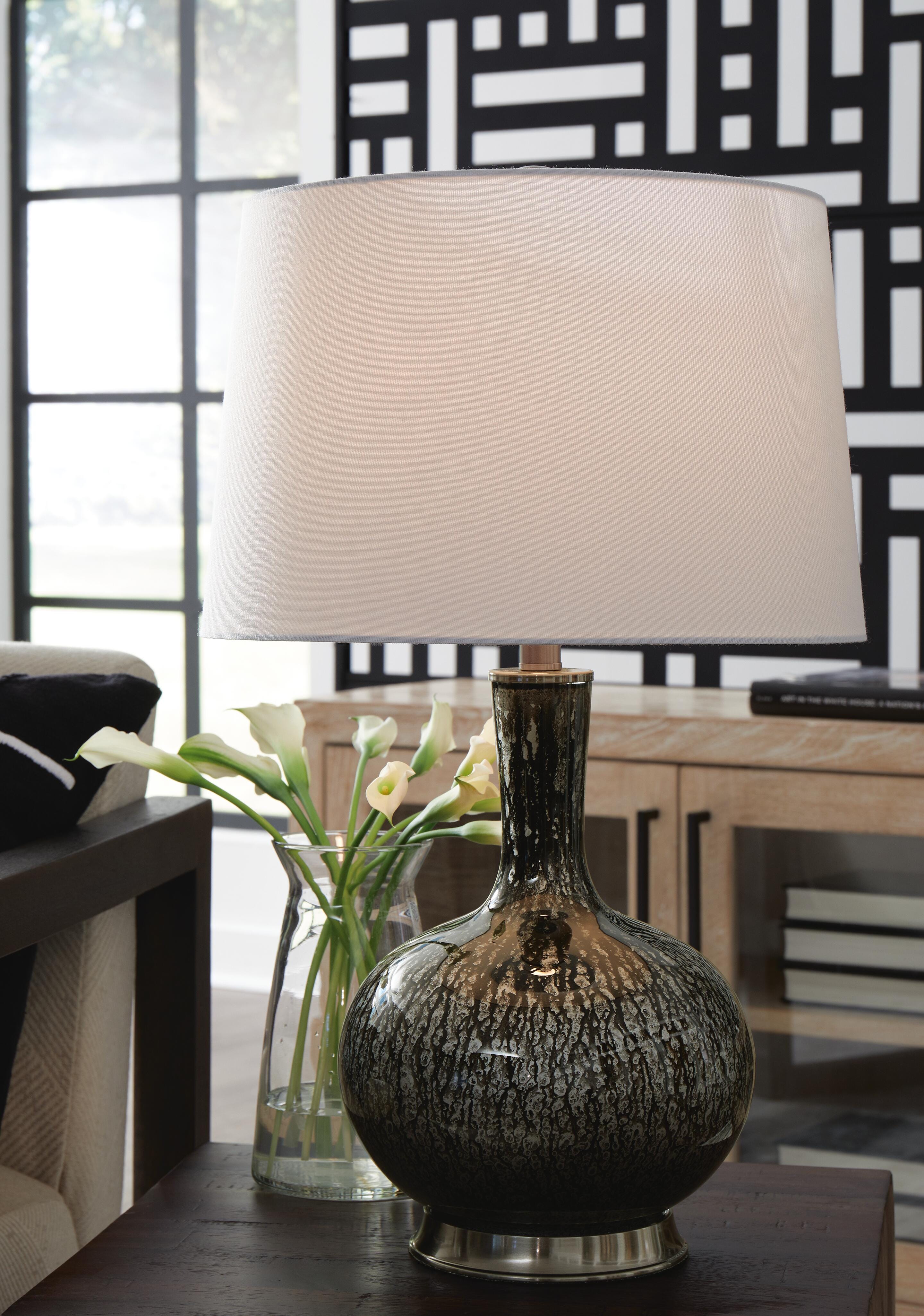 Tenslow Table Lamp - image 1