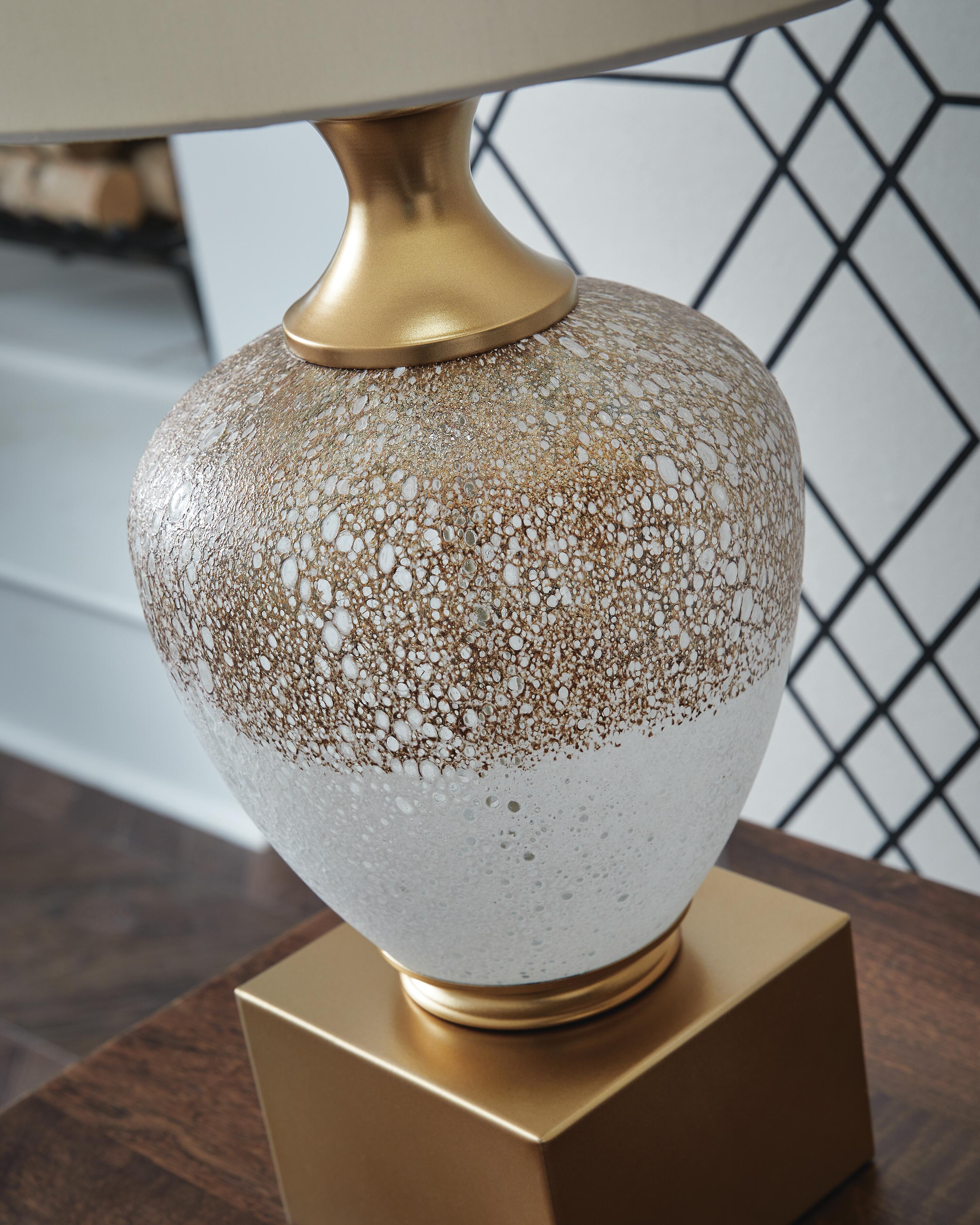 Tavisburg Table Lamp - image 3