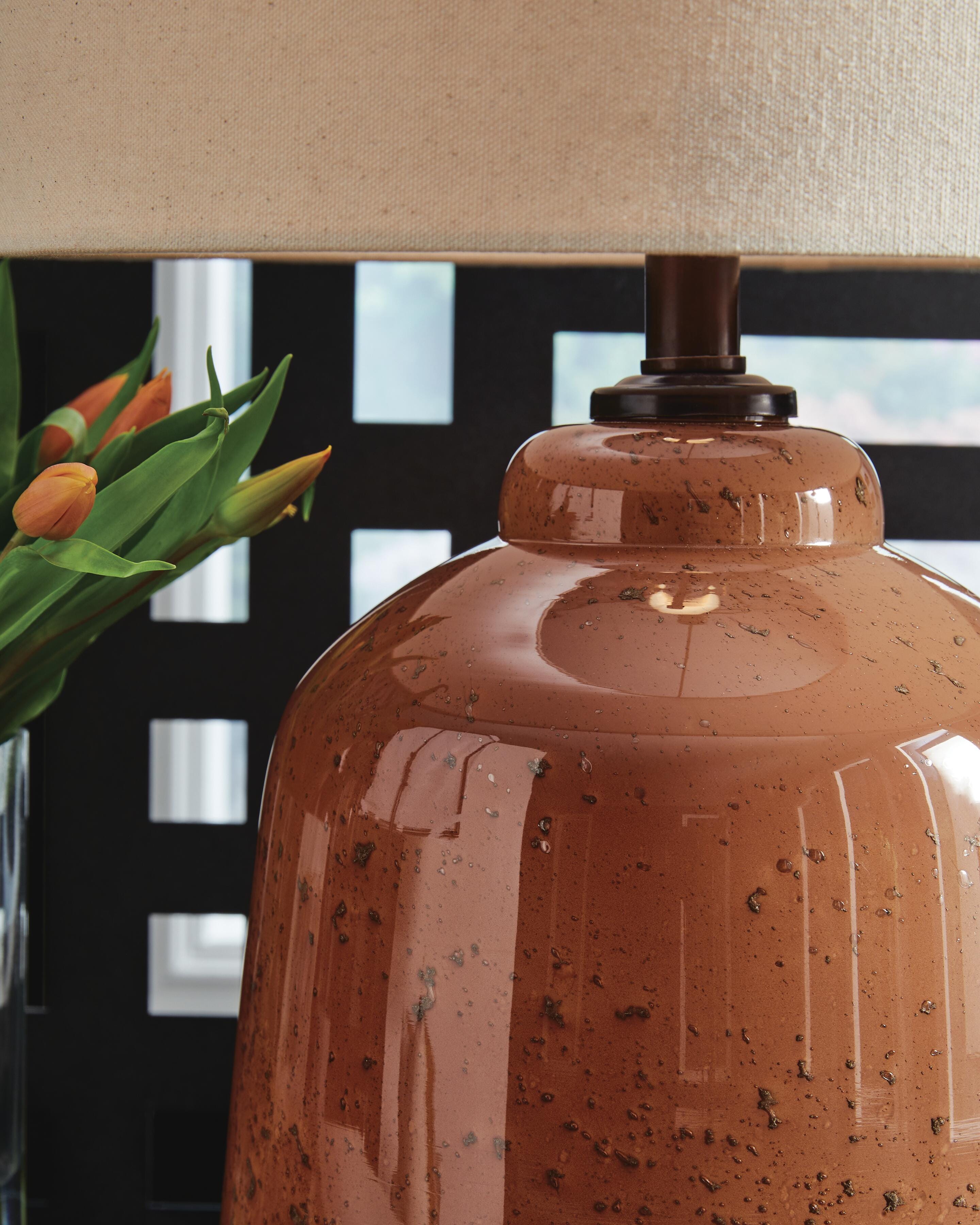 Aaleahya Table Lamp - image 3