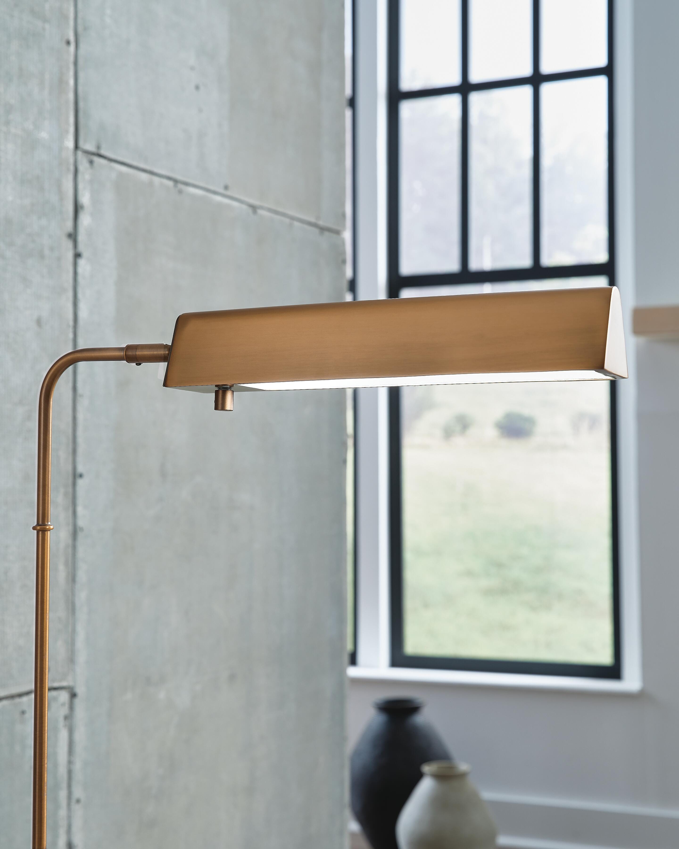 Yafe Floor Lamp - image 4