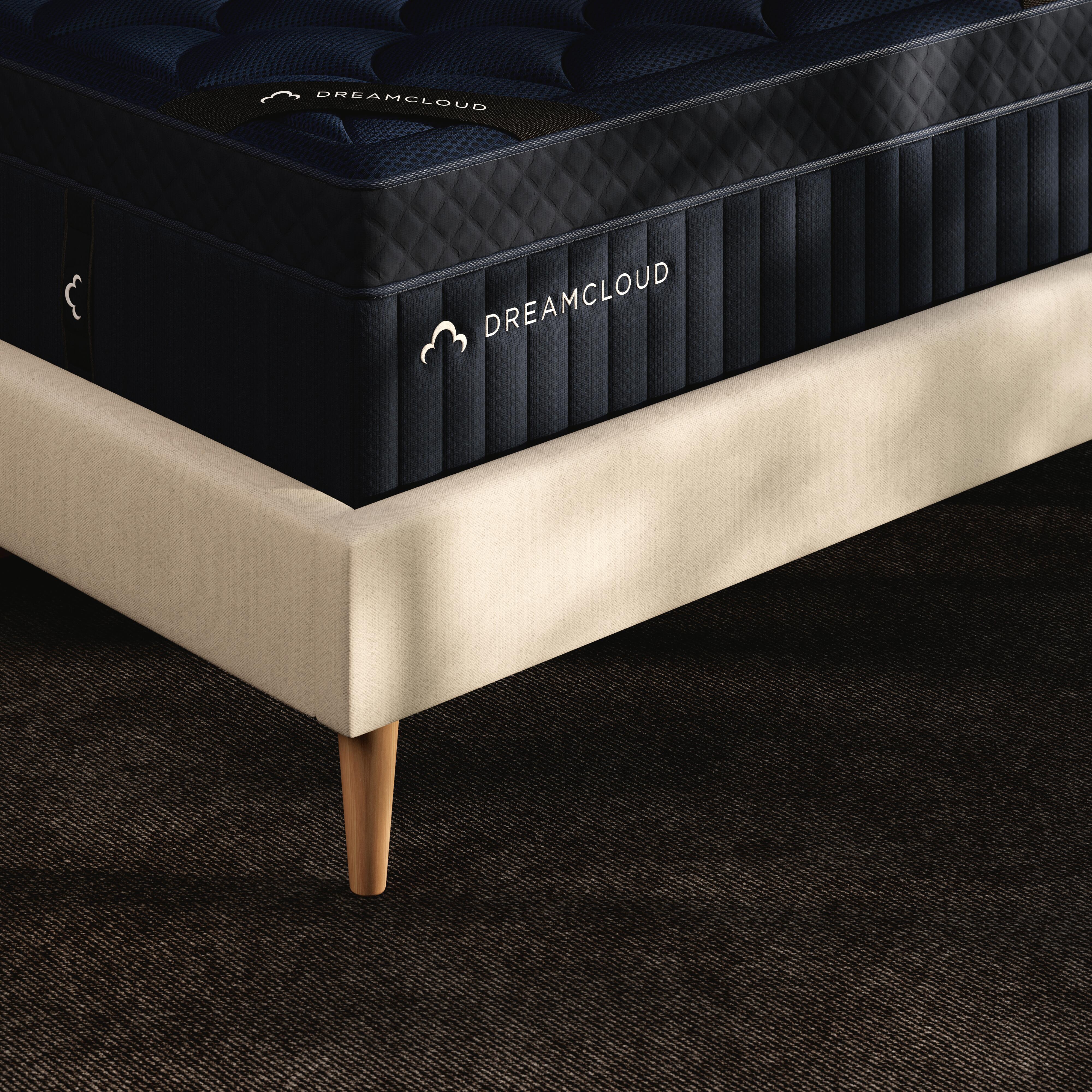 Dreamcloud Ultra Memory Foam Queen Mattress - image 11