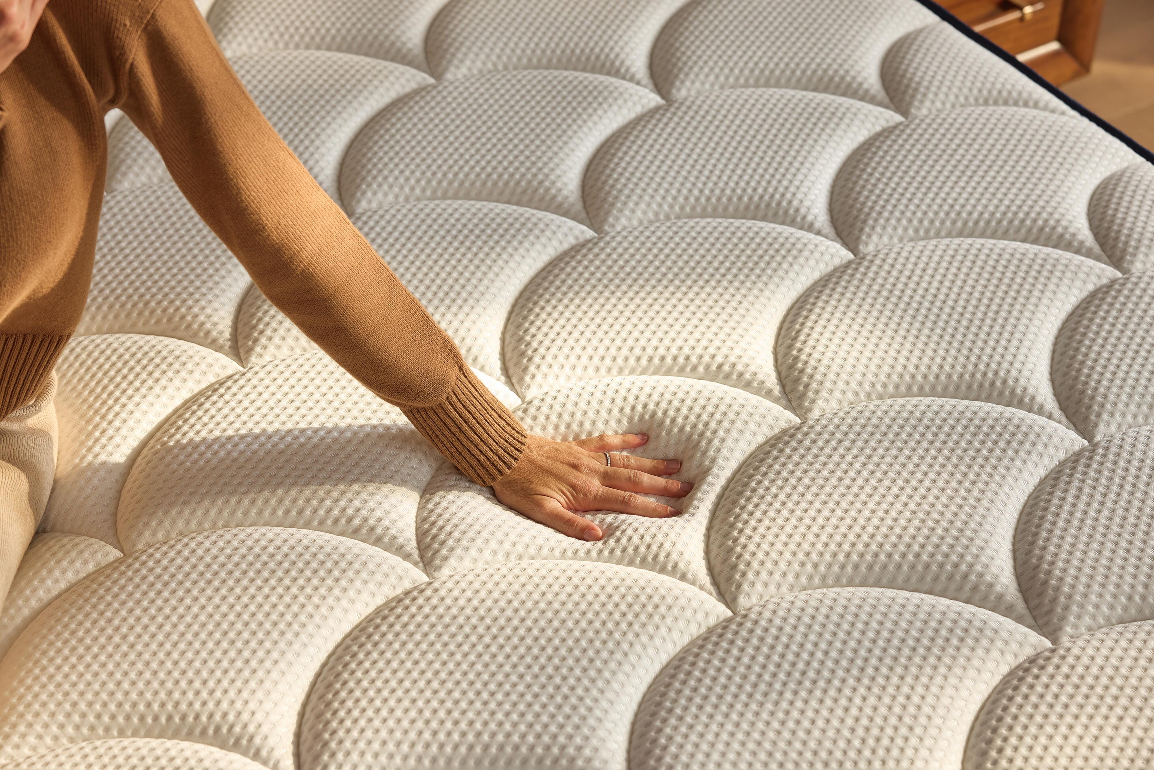 DreamCloud Hybrid Classic Twin Mattress | Ashley