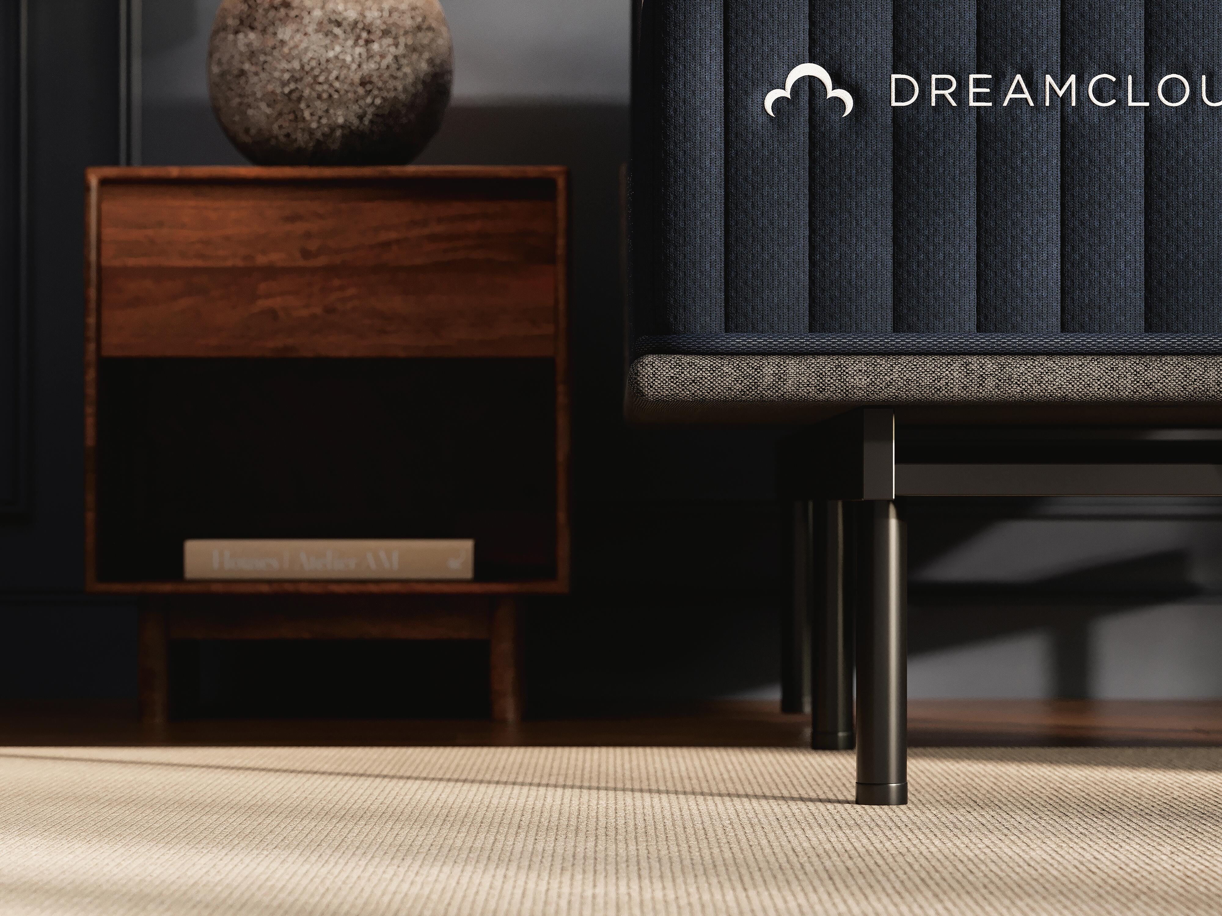 DreamCloud Classic Hybrid Queen Mattress - image 13
