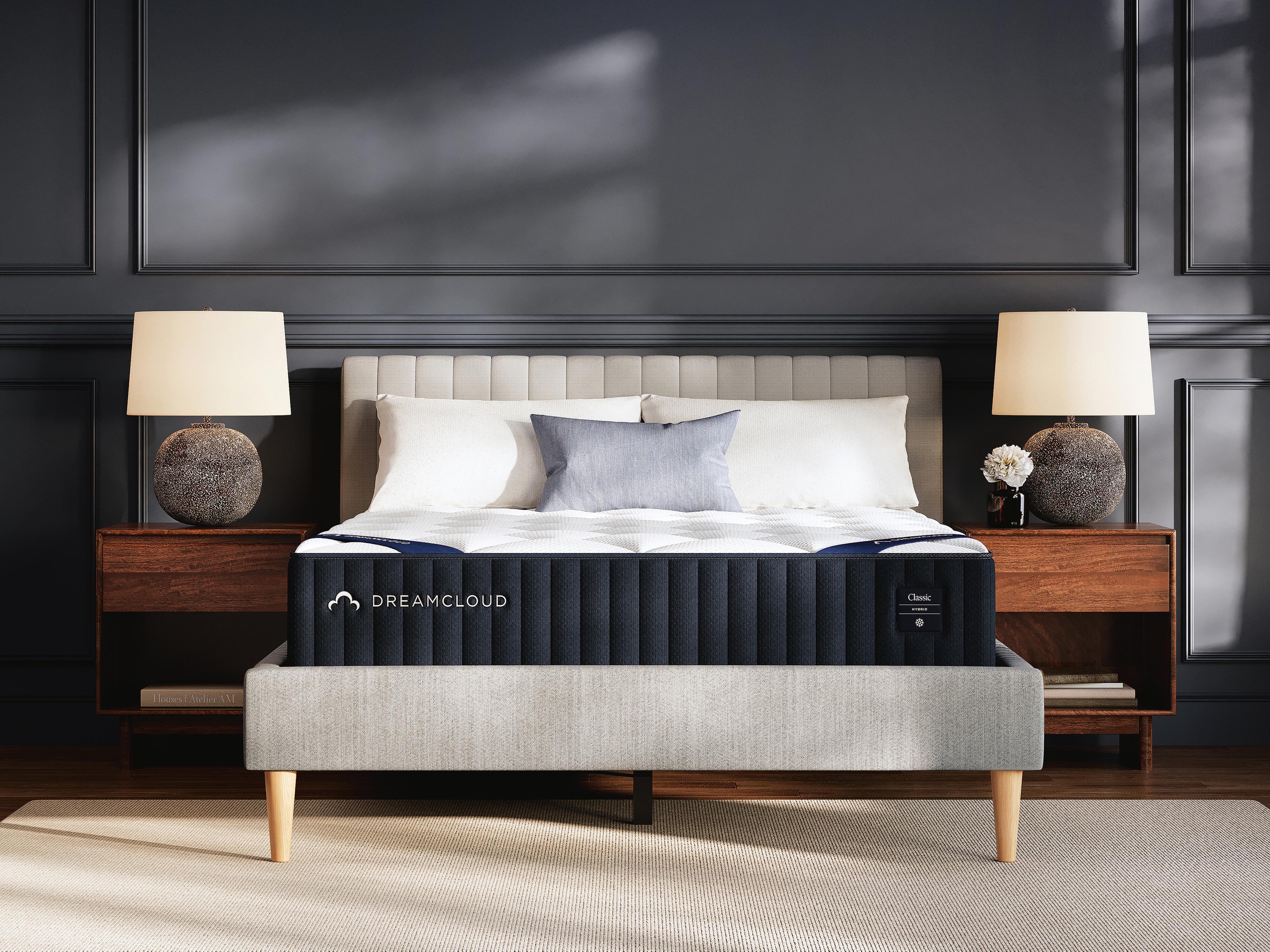 DreamCloud Classic Hybrid Queen Mattress - image 7