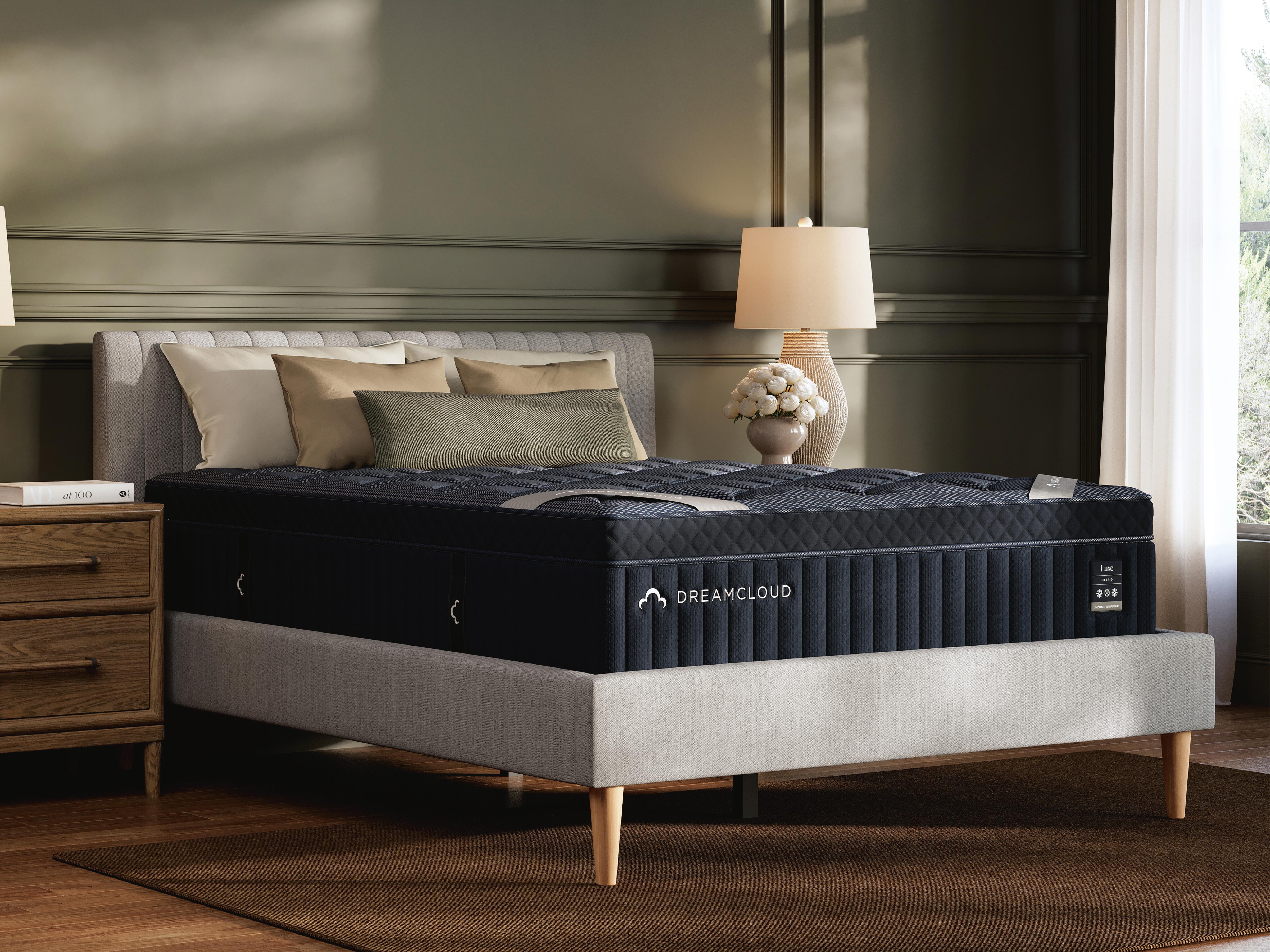 DreamCloud Luxe Hybrid Queen Mattress, White, large