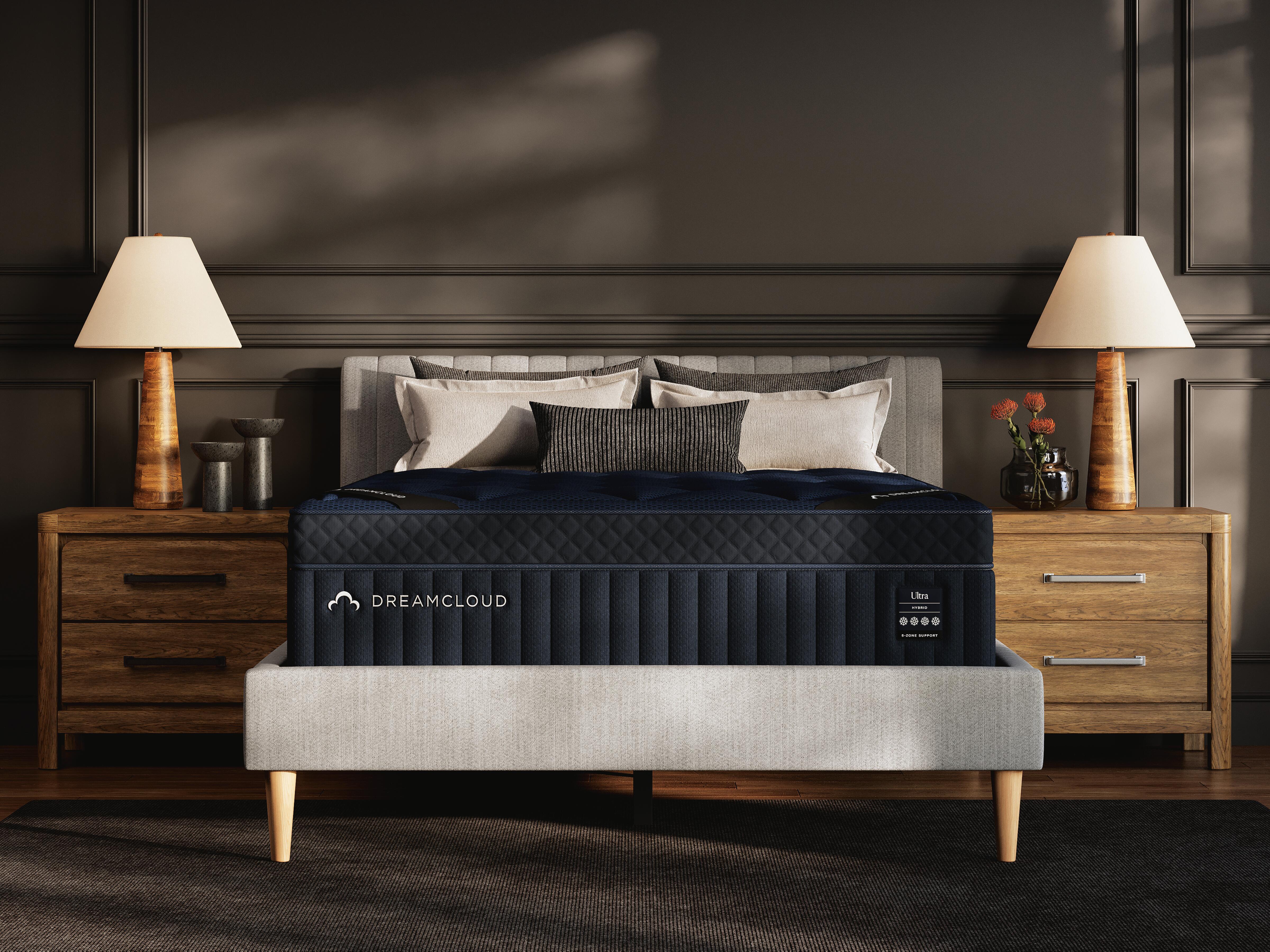 M138 DreamCloud Ultra Hybrid Image