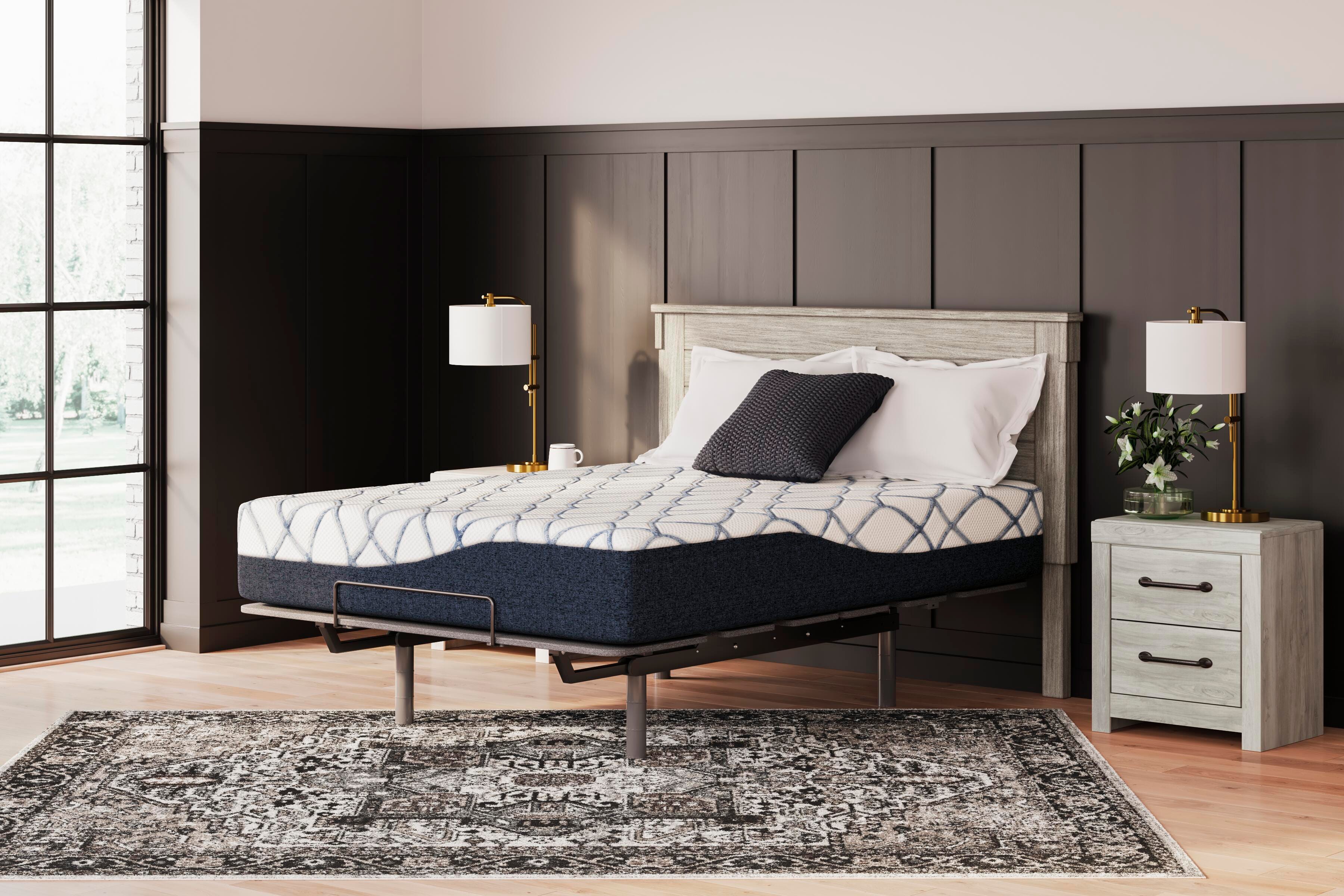 12 Inch Chime Elite 2.0 King Mattress - image 8
