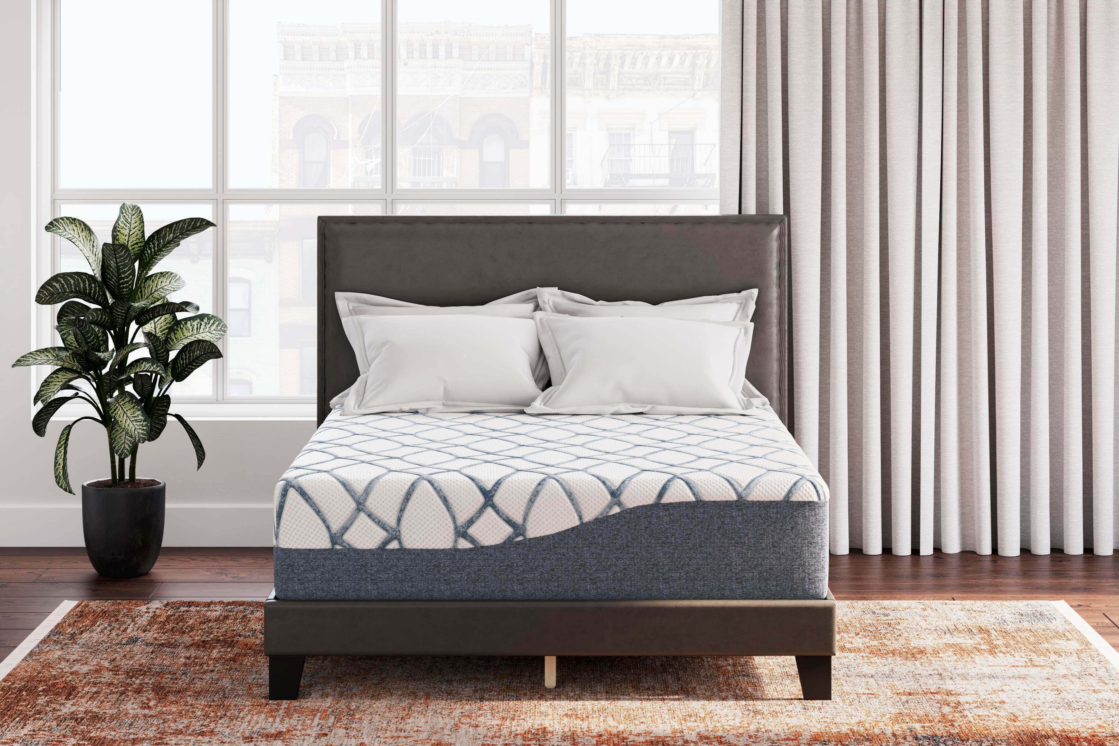 14 Inch Chime Elite 2.0 King Mattress - image 1