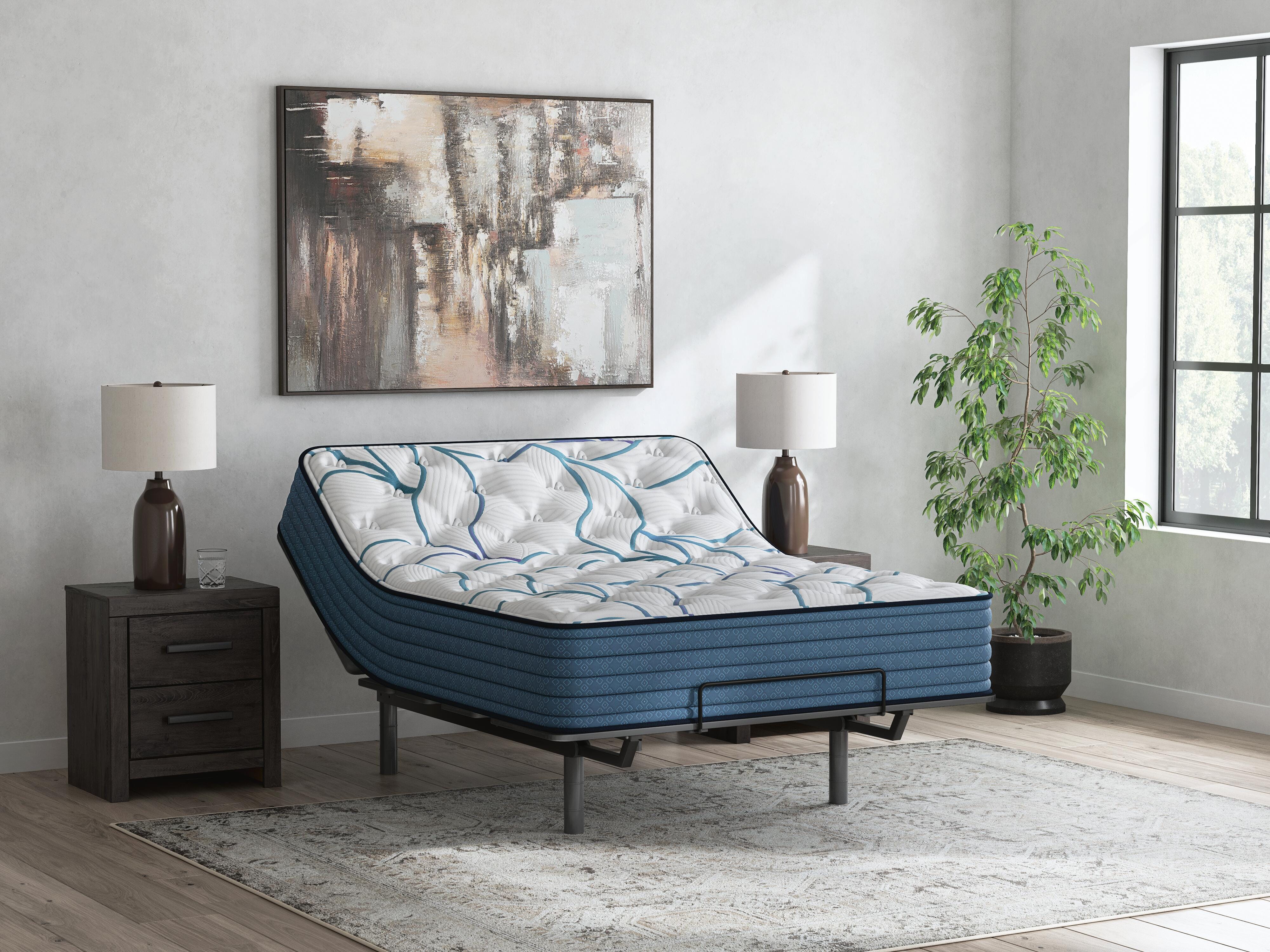 Limited Edition Plush 3.0 Queen Mattress, White, large