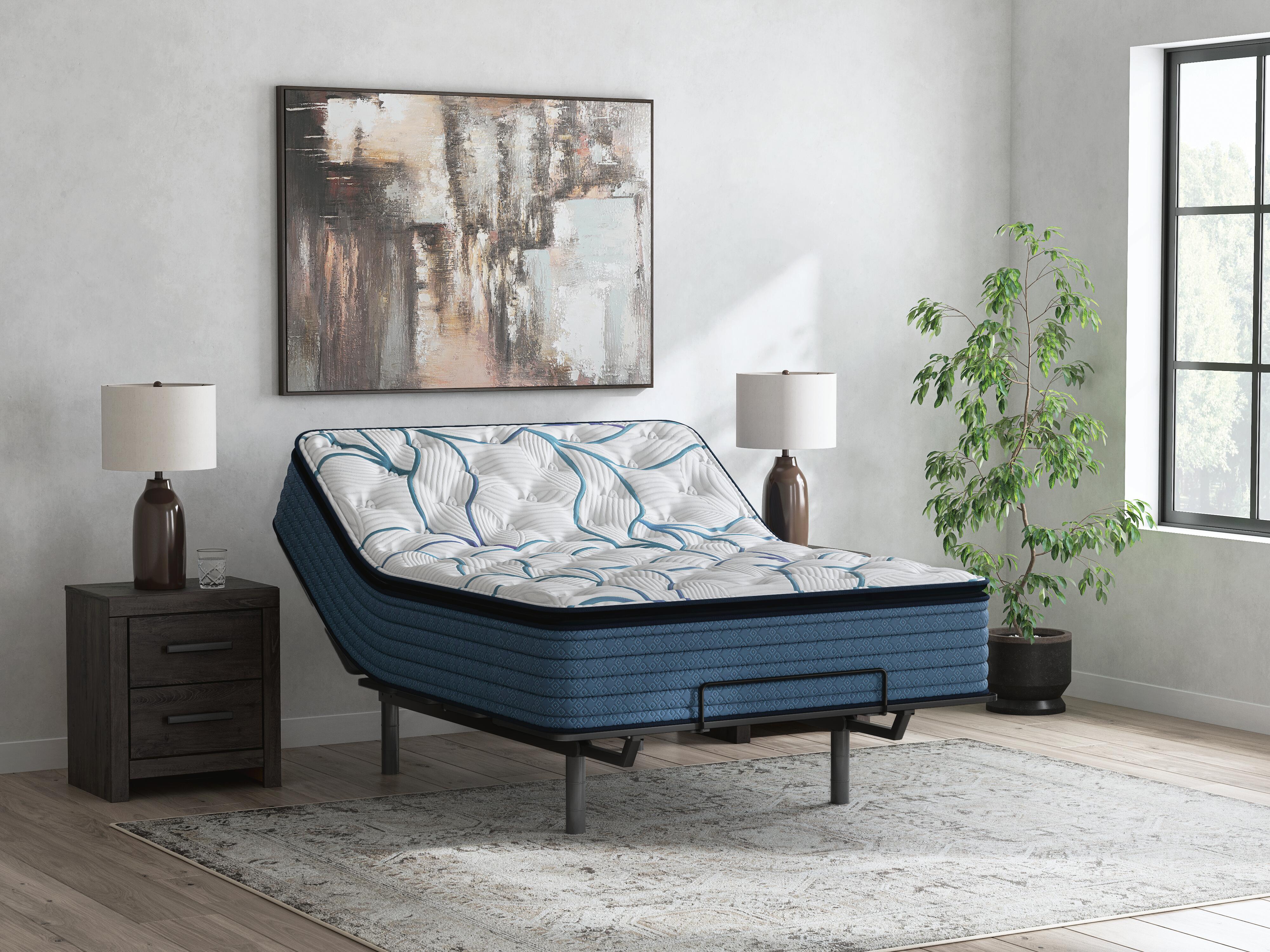 Limited Edition Plush PT 3.0 Queen Mattress, White, large