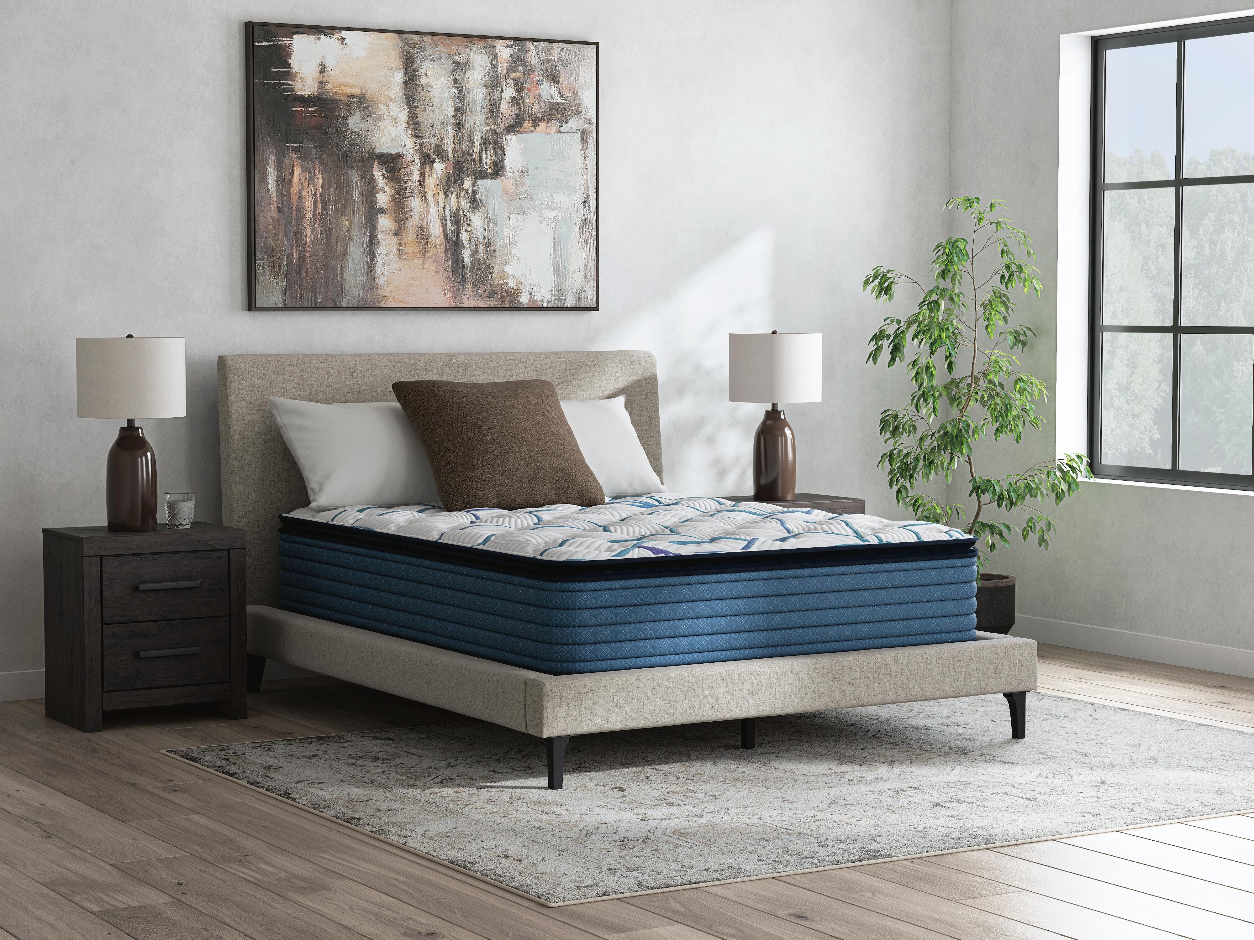 Limited Edition Plush PT 3.0 Queen Mattress, White, rollover