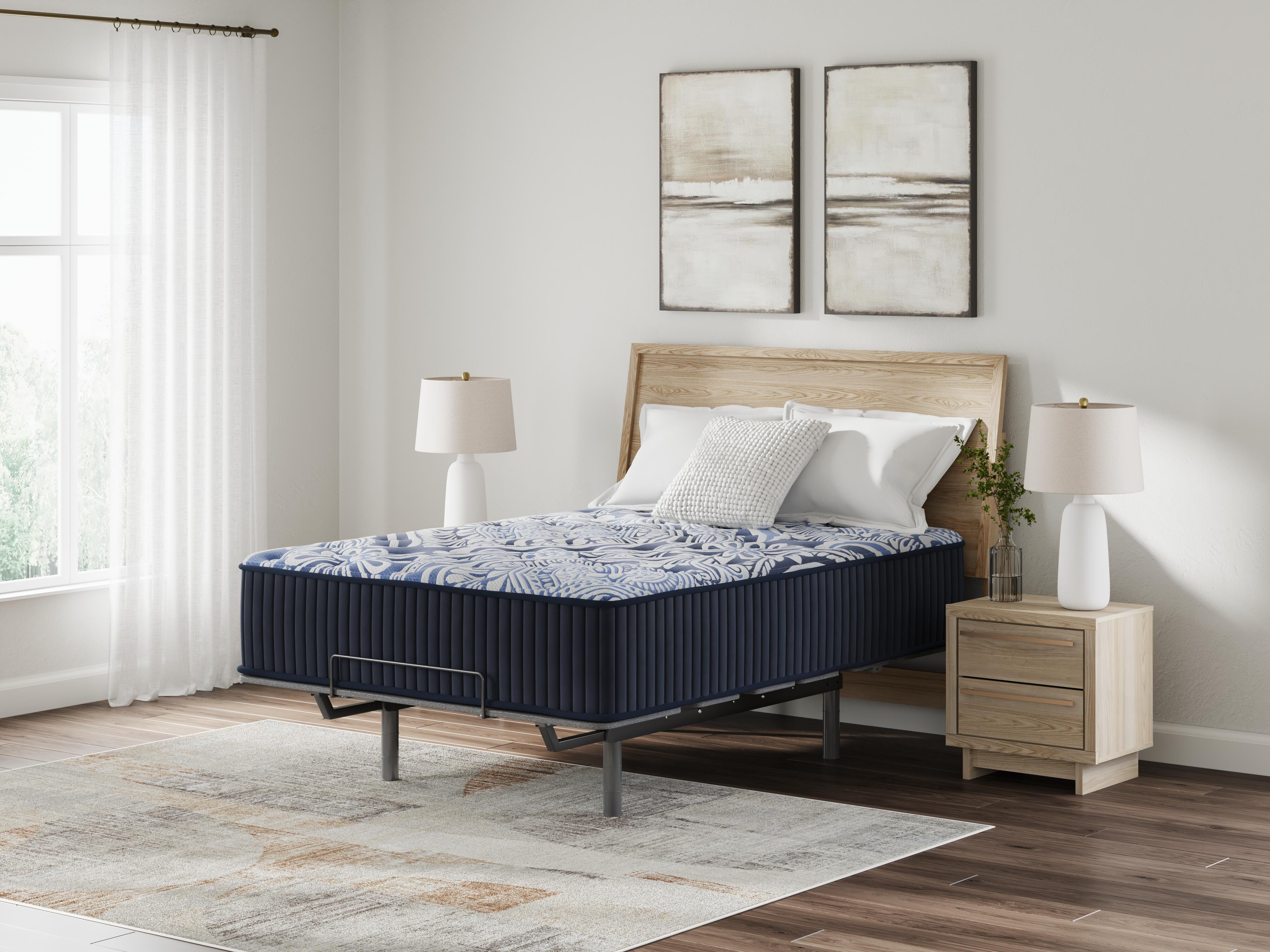 Firm Luxe 2.0 King Mattress - image 8