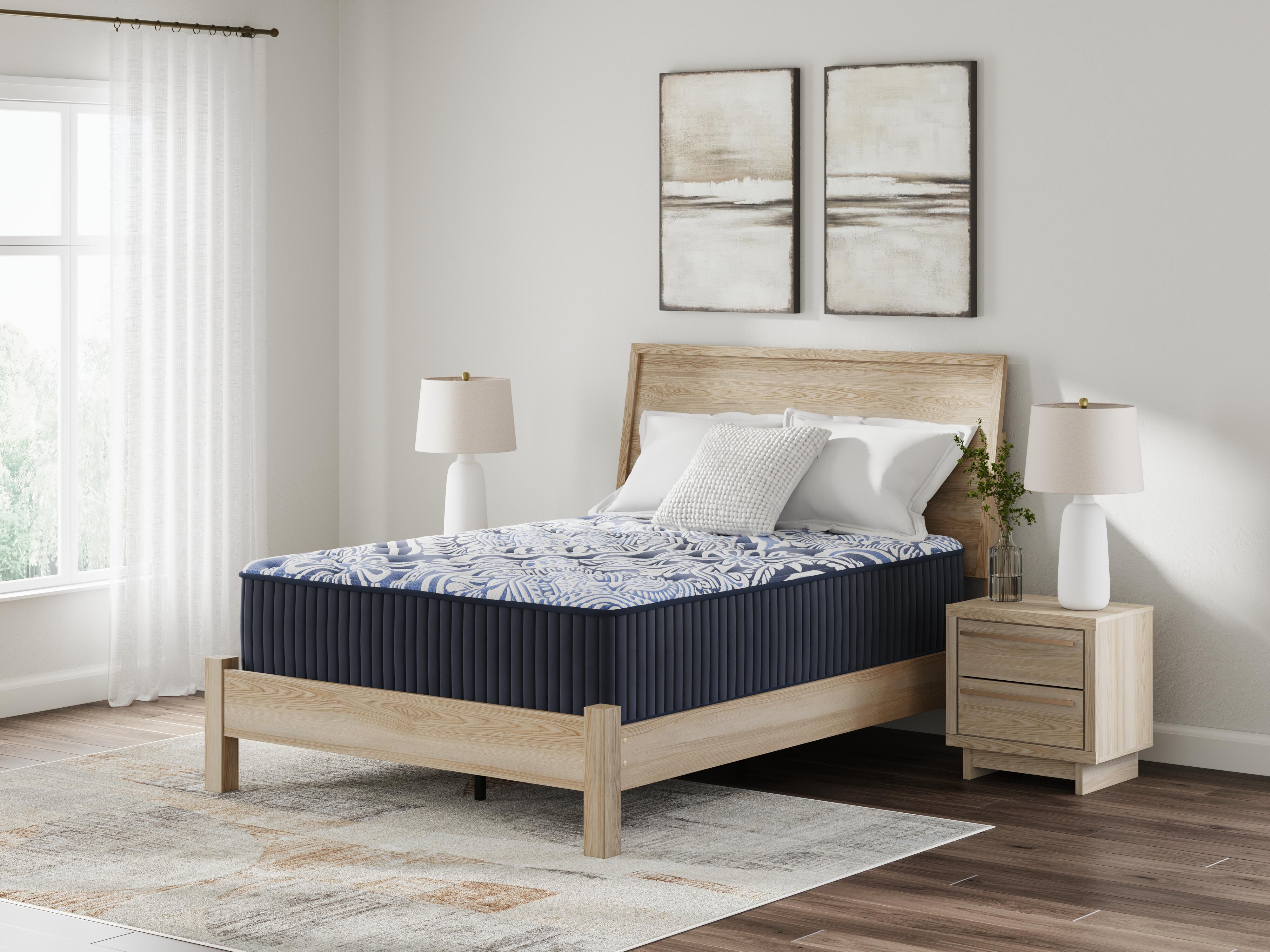 Firm Luxe 2.0 King Mattress - image 1