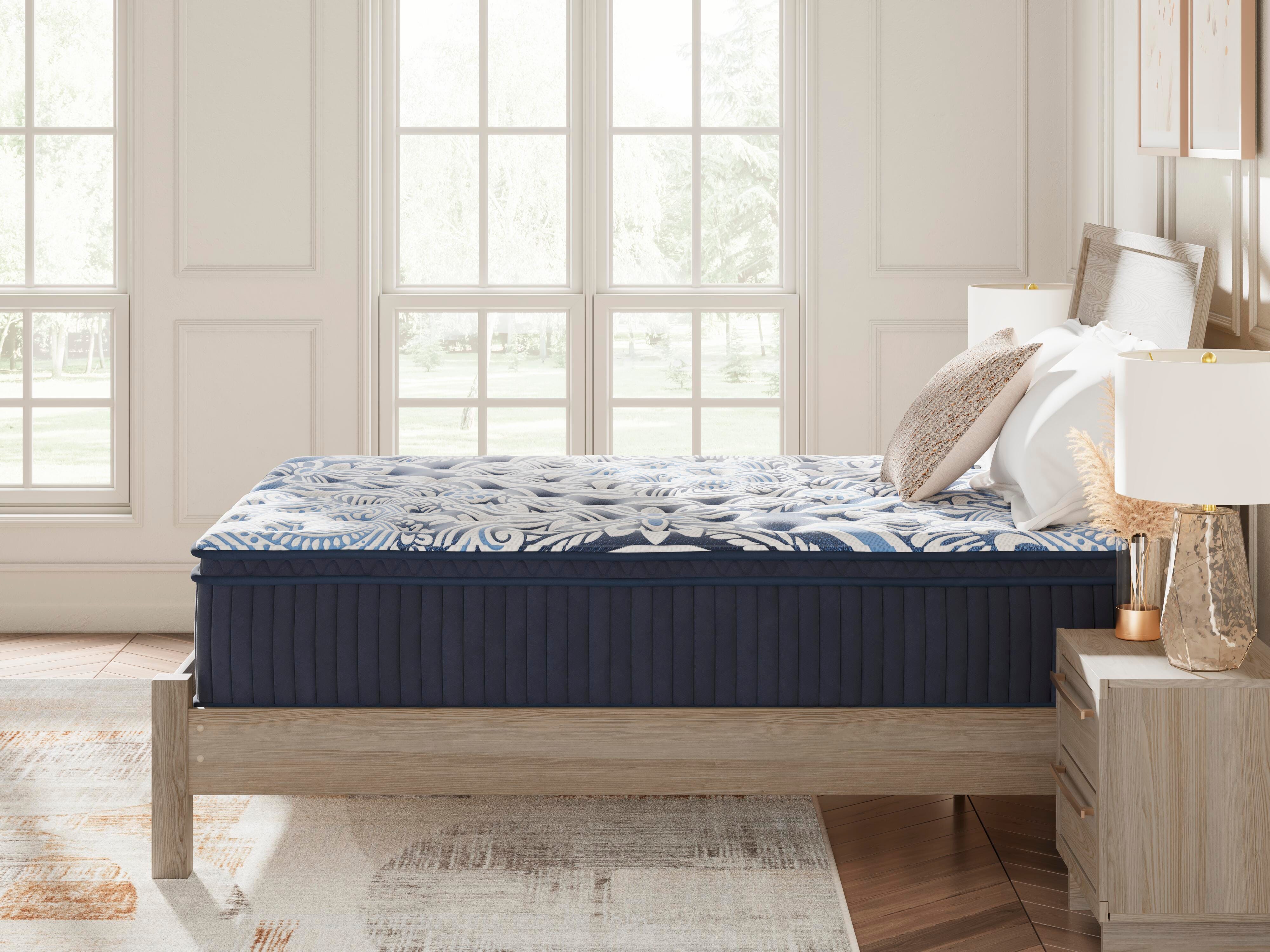 Plush Luxe 2.0 Queen Mattress - image 9