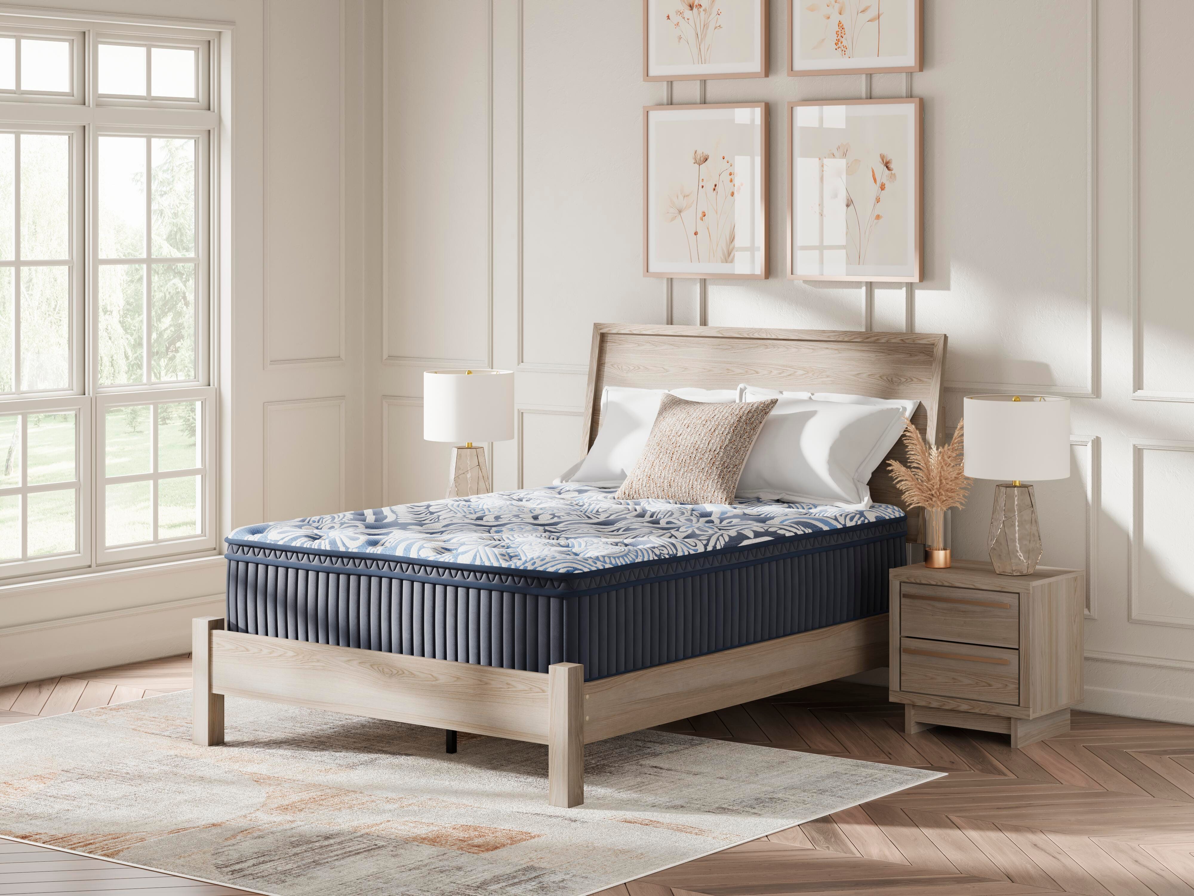 Plush Luxe 2.0 Queen Mattress - image 1