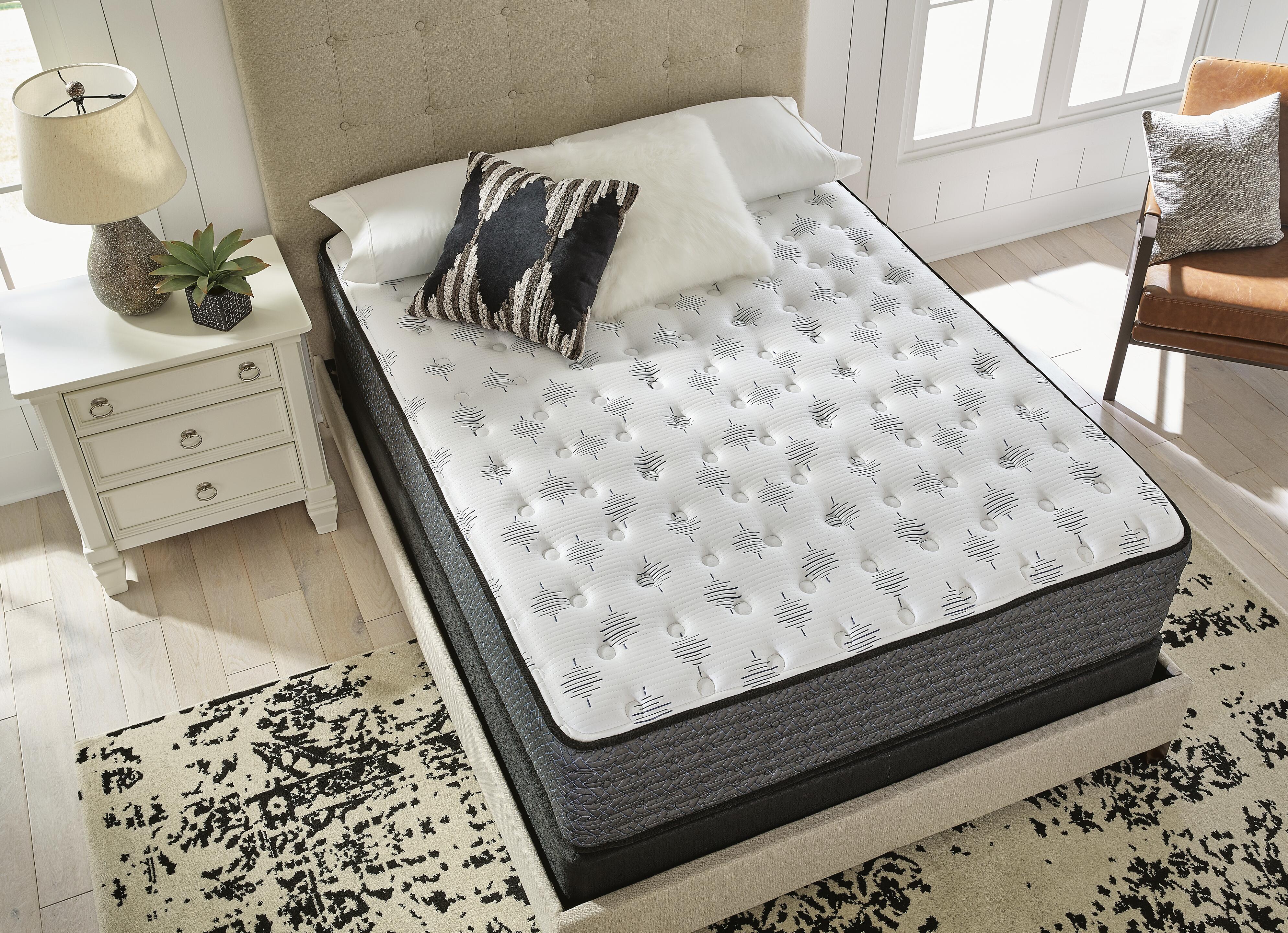 Ultra Luxury Firm Tight Top with Memory Foam King Mattress - image 6