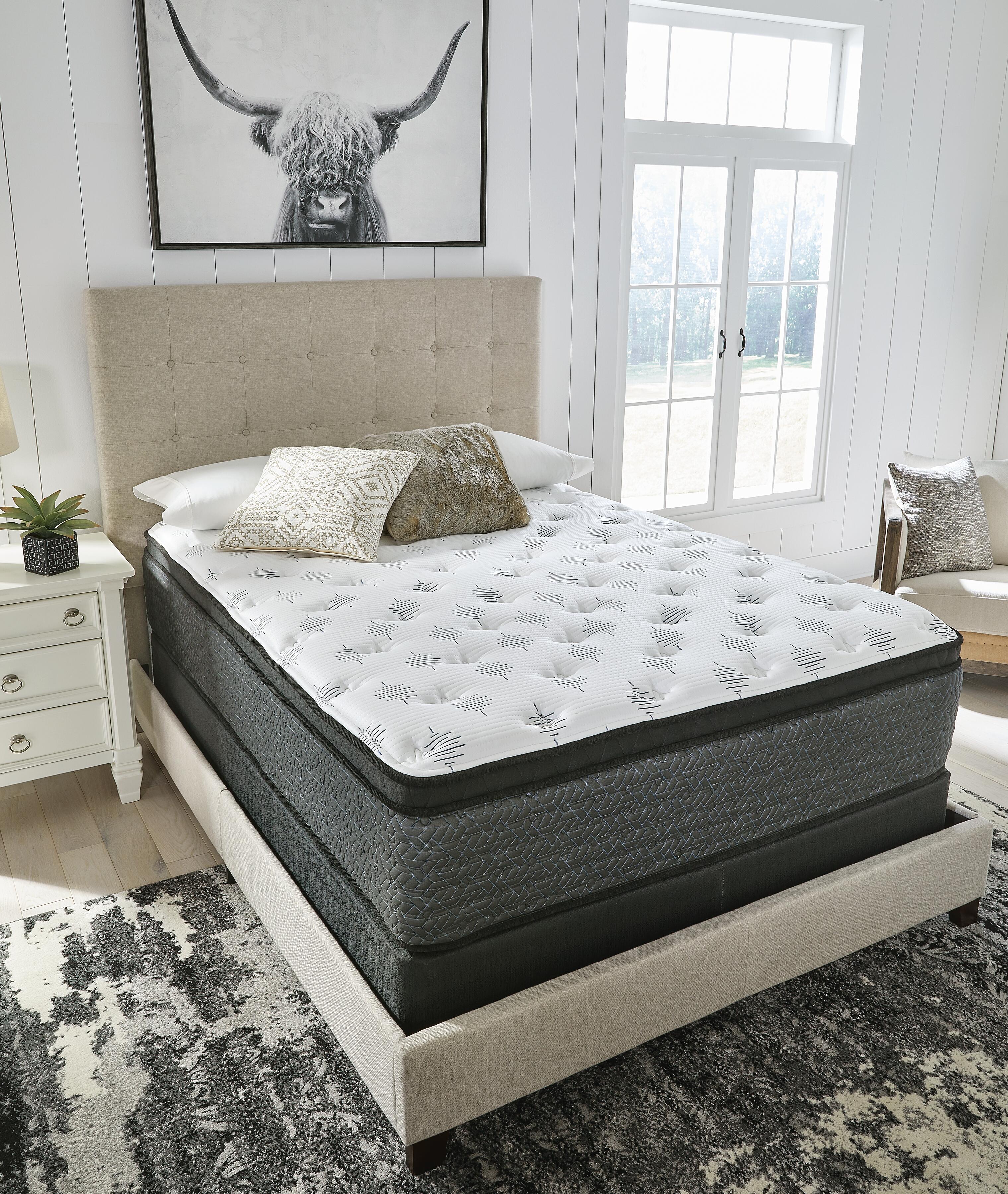 Ultra Luxury ET with Memory Foam King Mattress - image 9