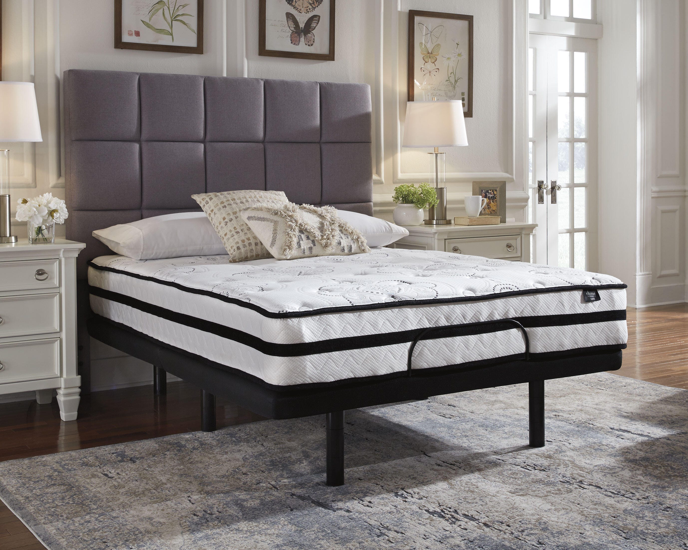 Chime 10 Inch Medium Hybrid King Mattress | Ashley