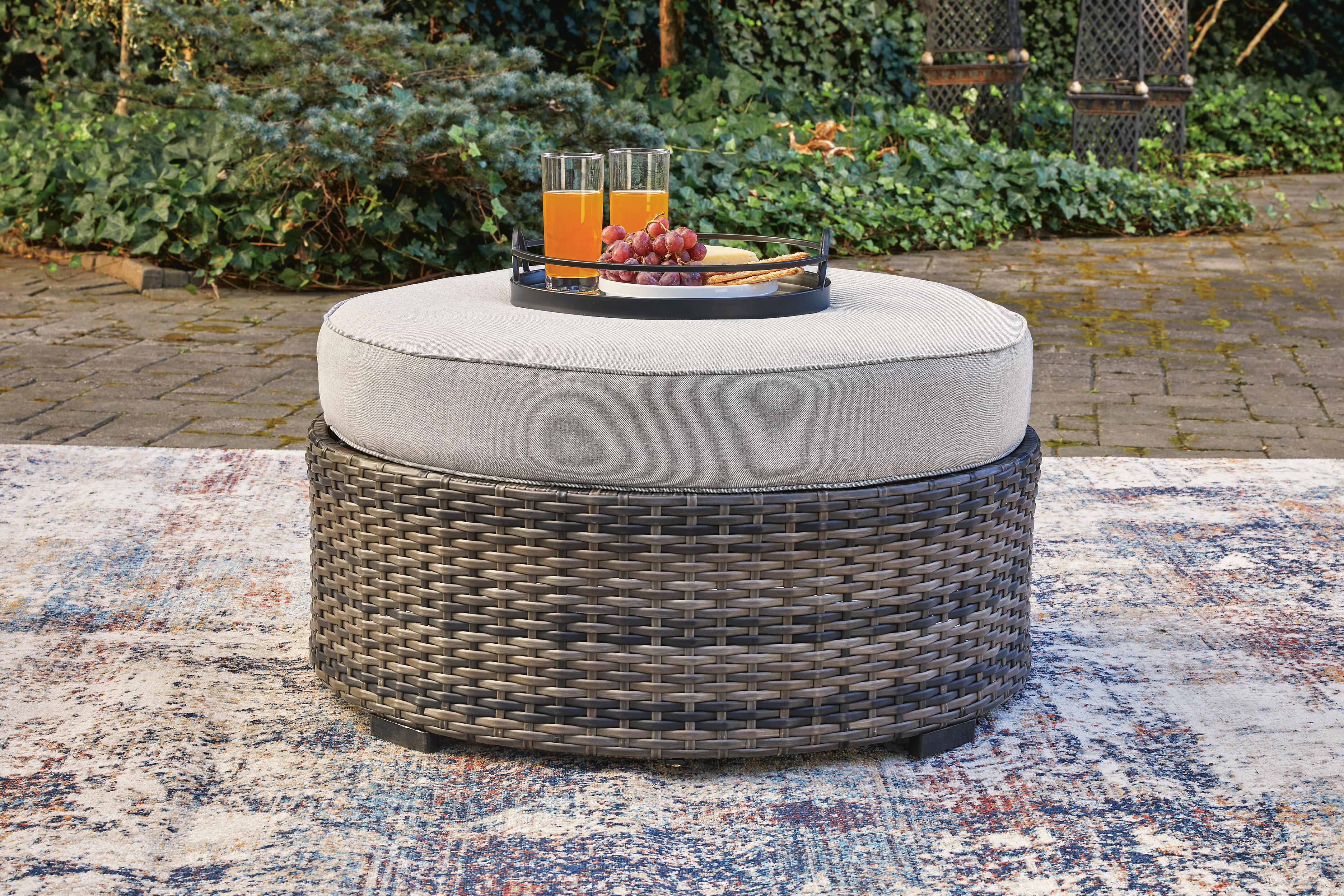 1*4様 DENHAM Atelier Reserve ar ダークグレー パー Harbor Court Outdoor Ottoman | Ashley