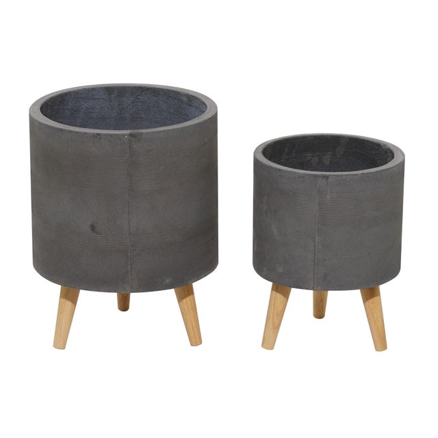Bayberry Lane Outdoor Oxide Planter with Legs Set of 2, Gray