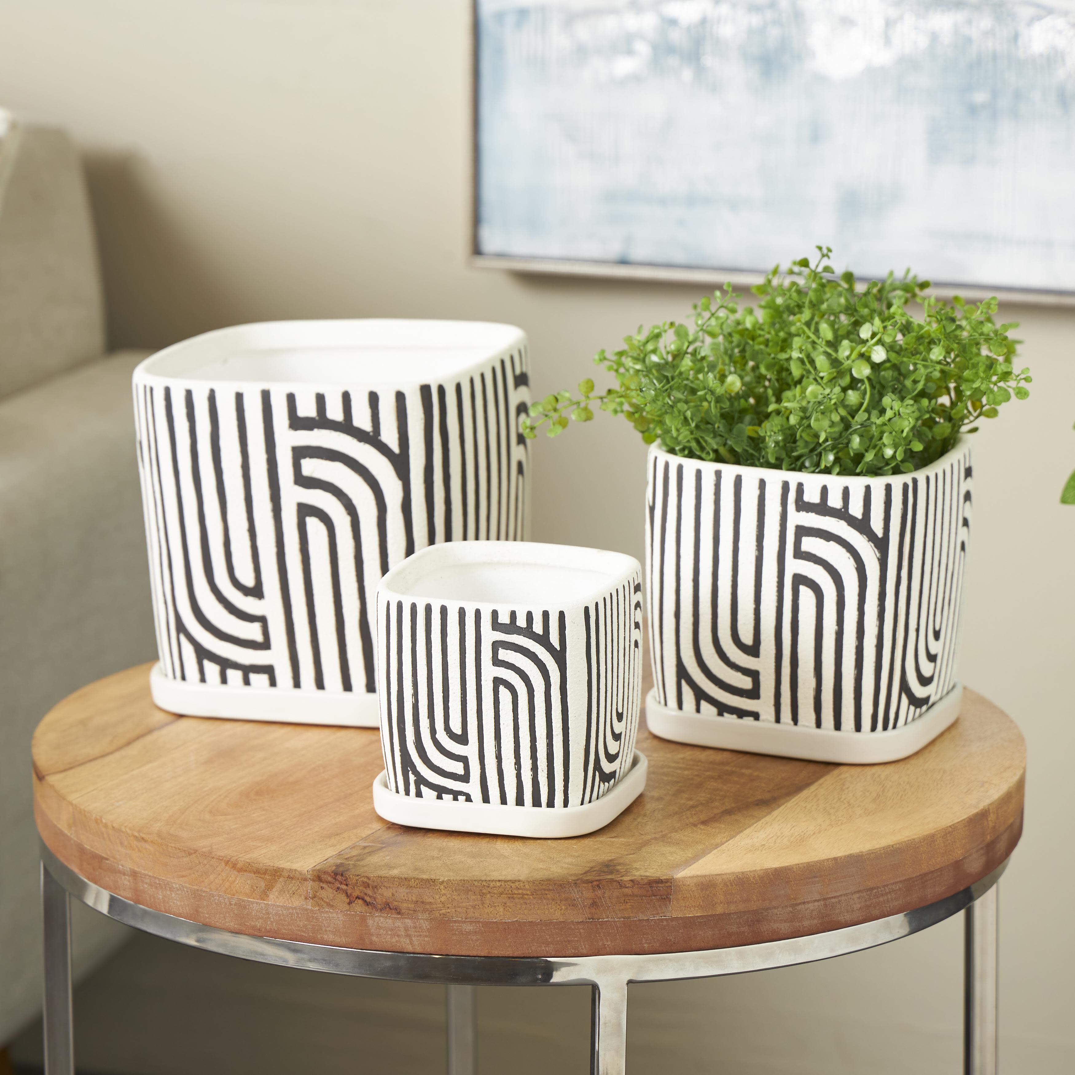 Bayberry Lane Outdoor Geometric Planter (Set of 3), Black, rollover
