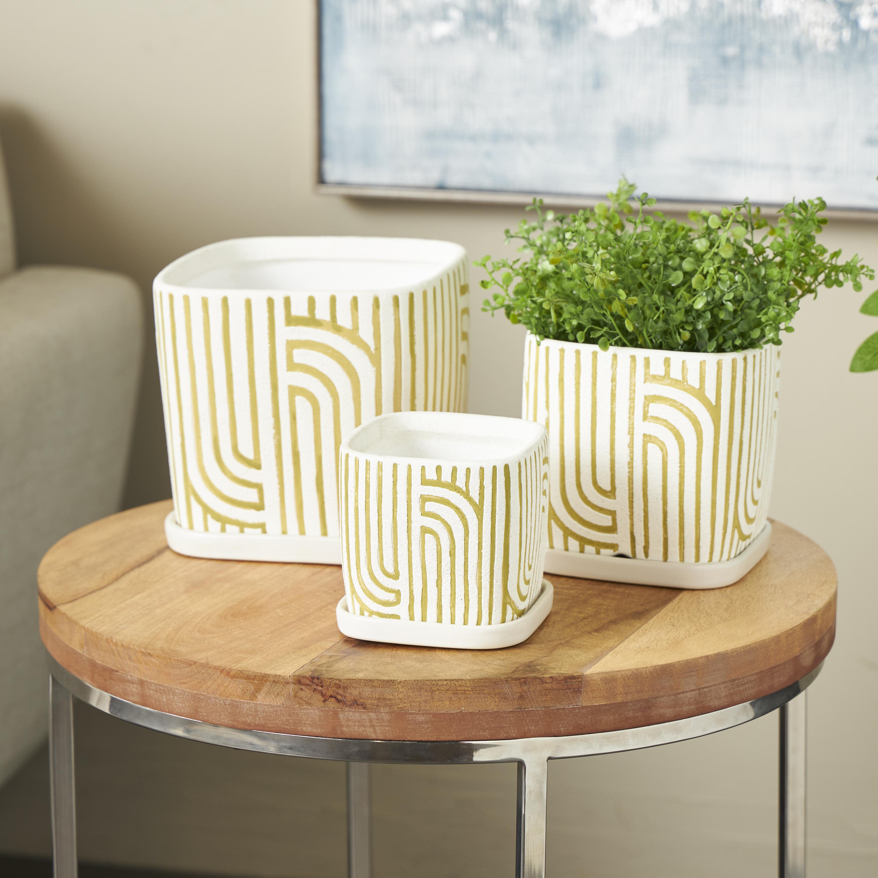 Bayberry Lane Outdoor Geometric Planter (Set of 3)