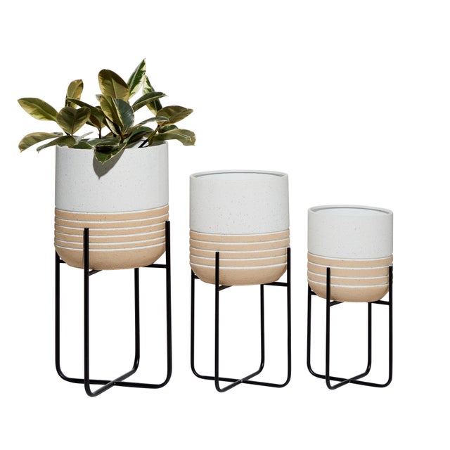 Bayberry Lane Outdoor Removable Stand Planter (Set of 3)