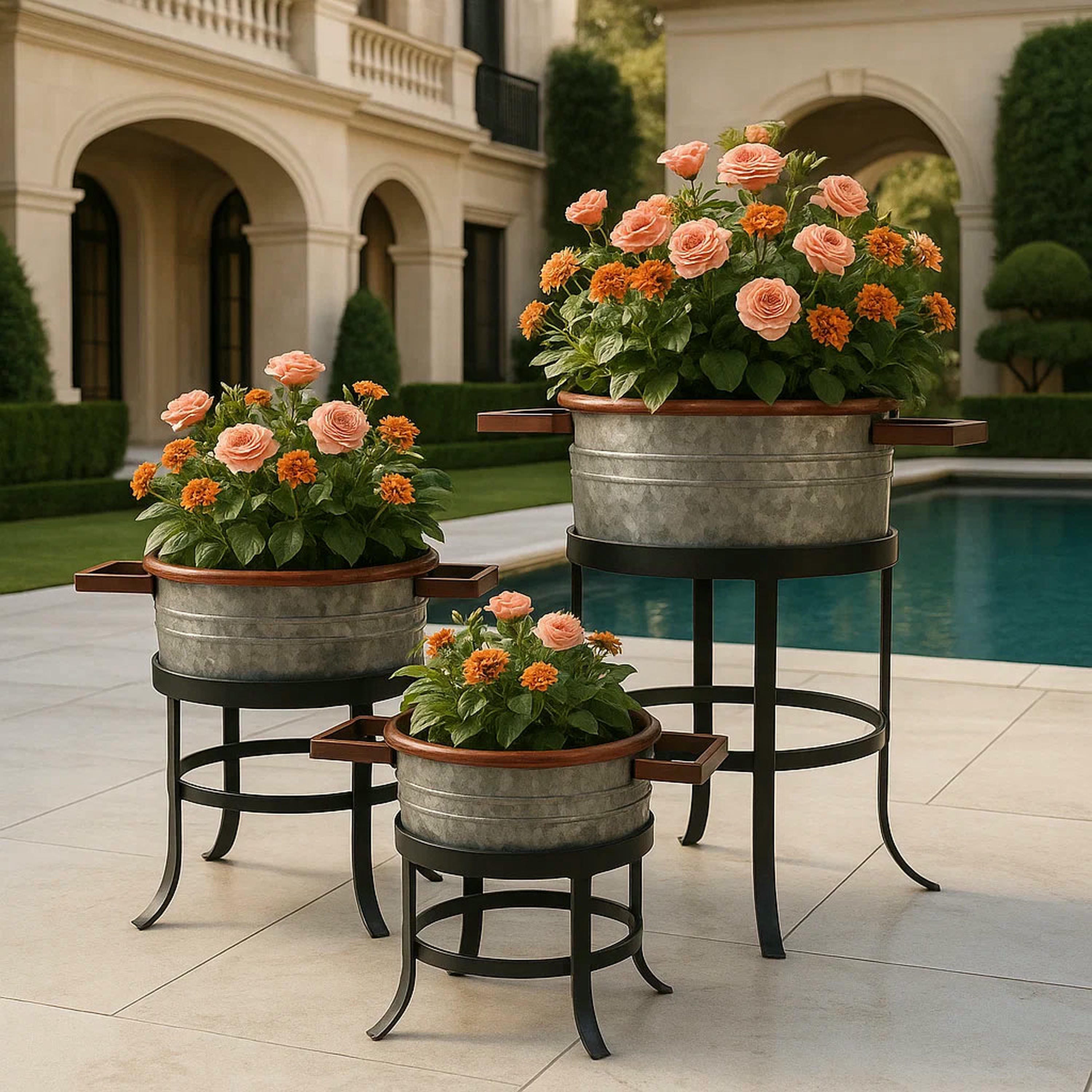 The Urban Port Outdoor Round Planter (Set of 3) | Ashley