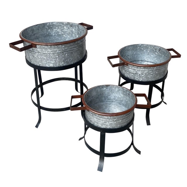 The Urban Port Outdoor Round Planter (Set of 3)
