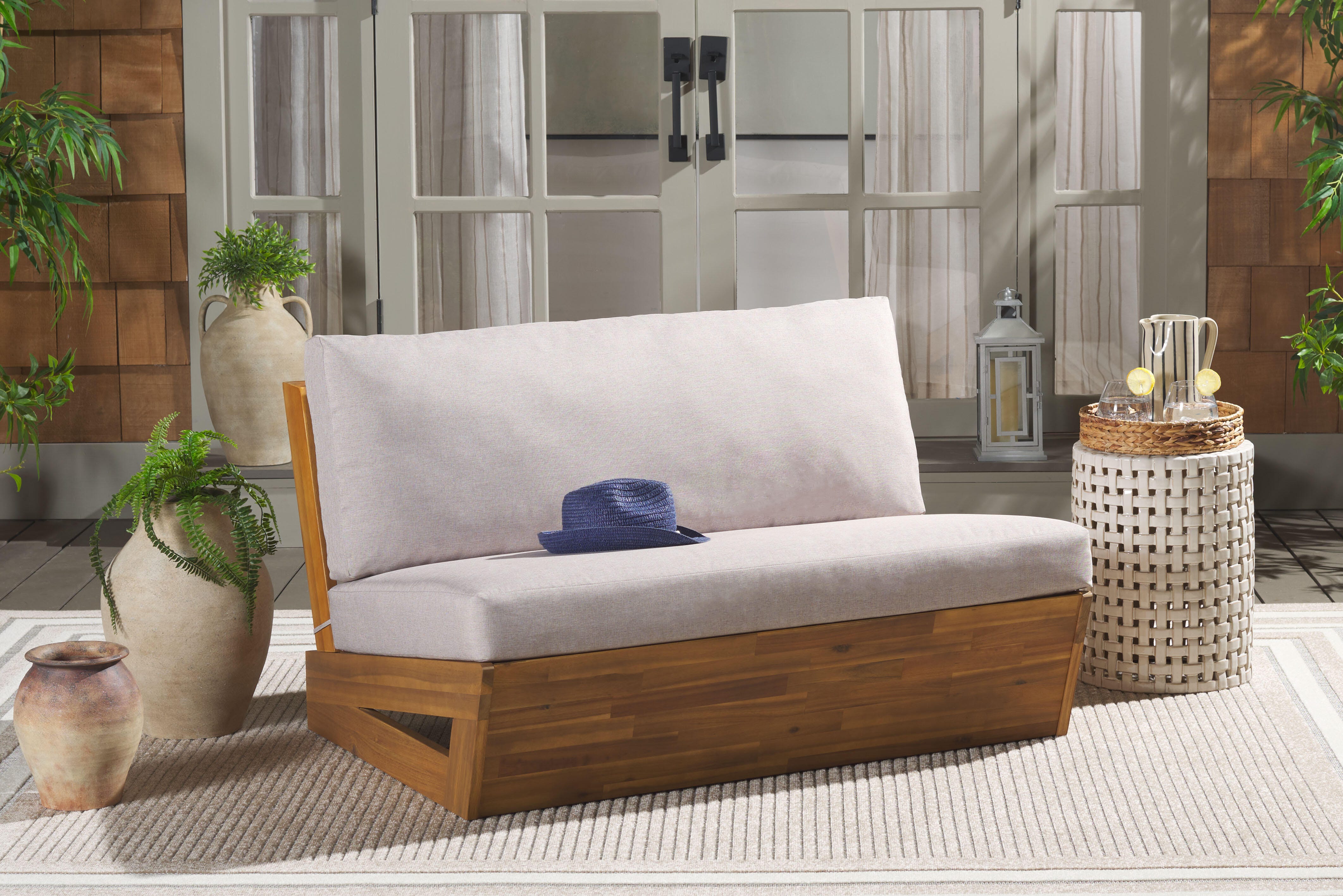 Safavieh Lynn Outdoor Loveseat