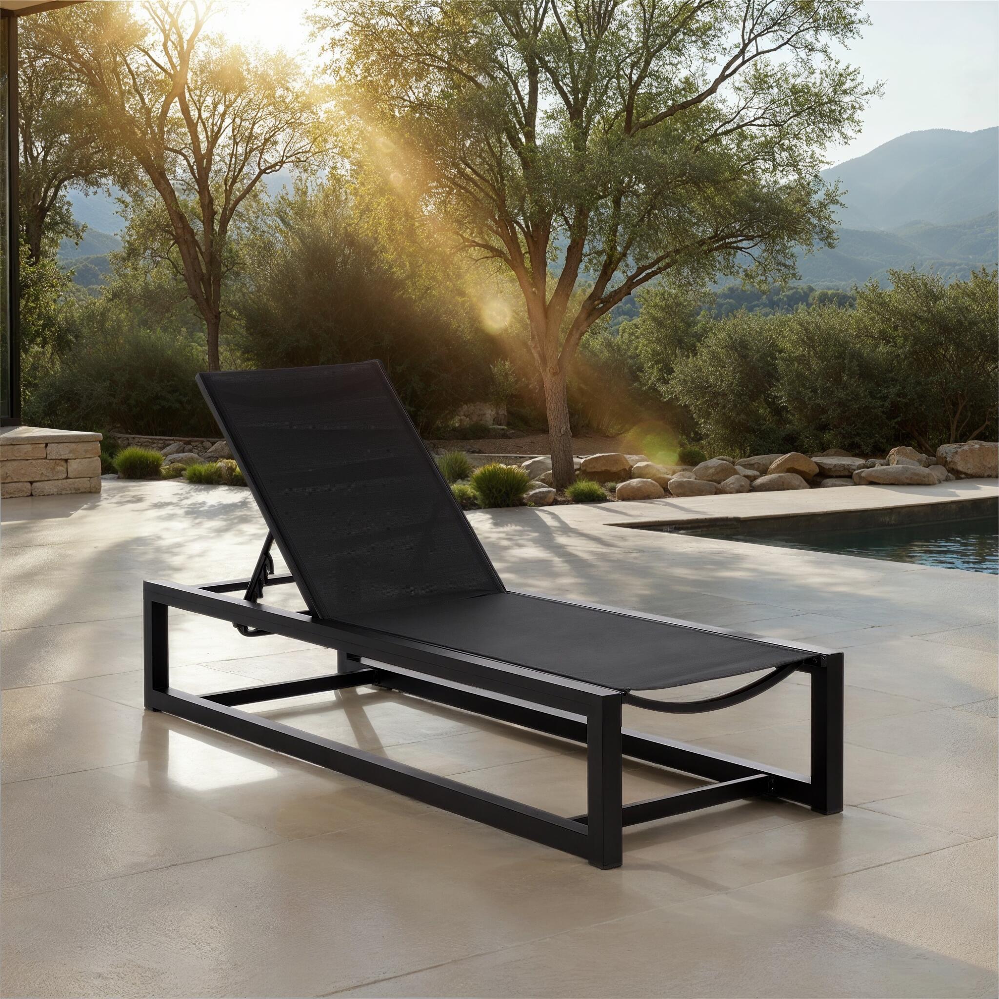 Safavieh Logan Outdoor Chaise Lounge