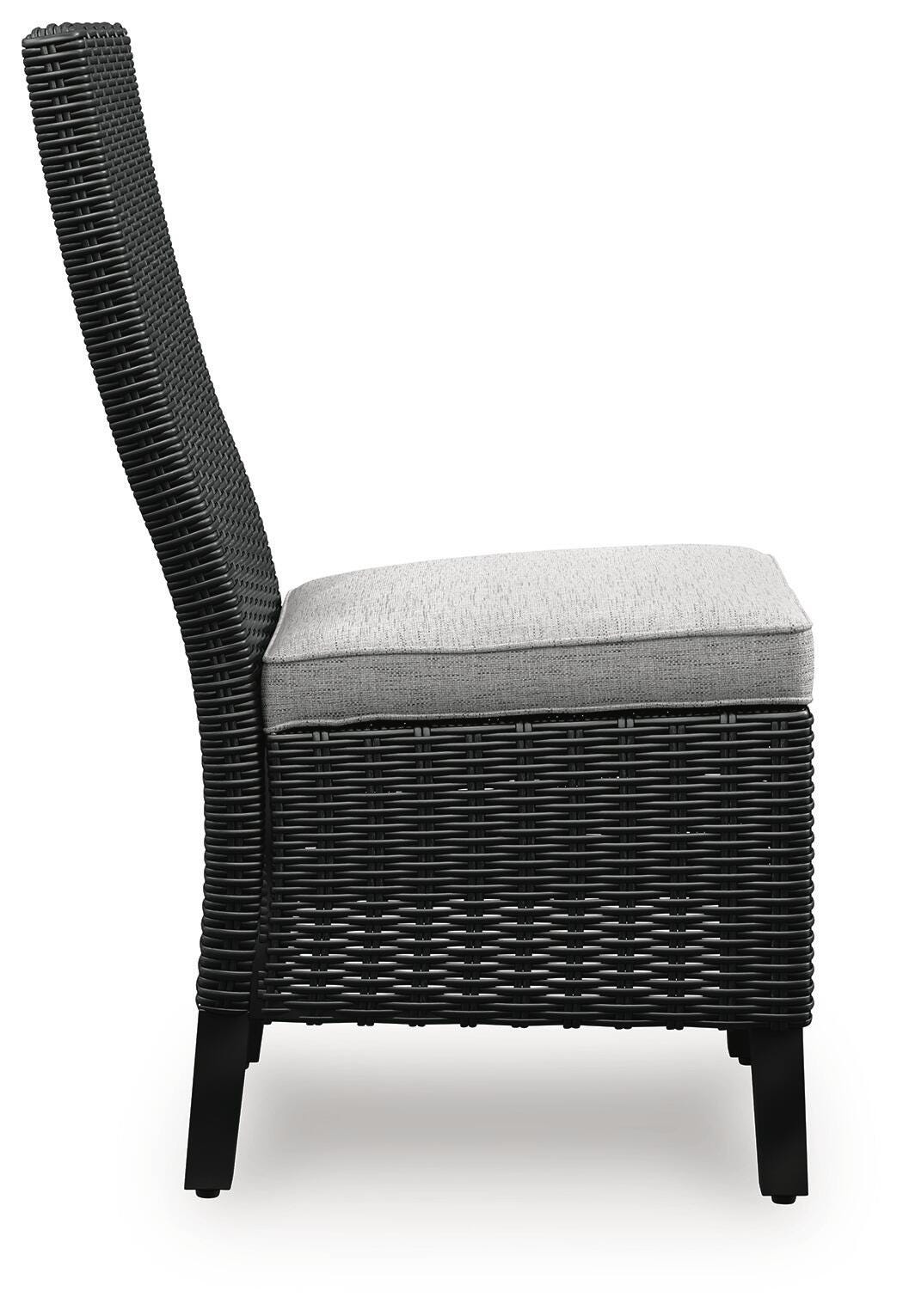 Mesa de comedor Beachcroft para exteriores con 4 sillas y banco - image 14