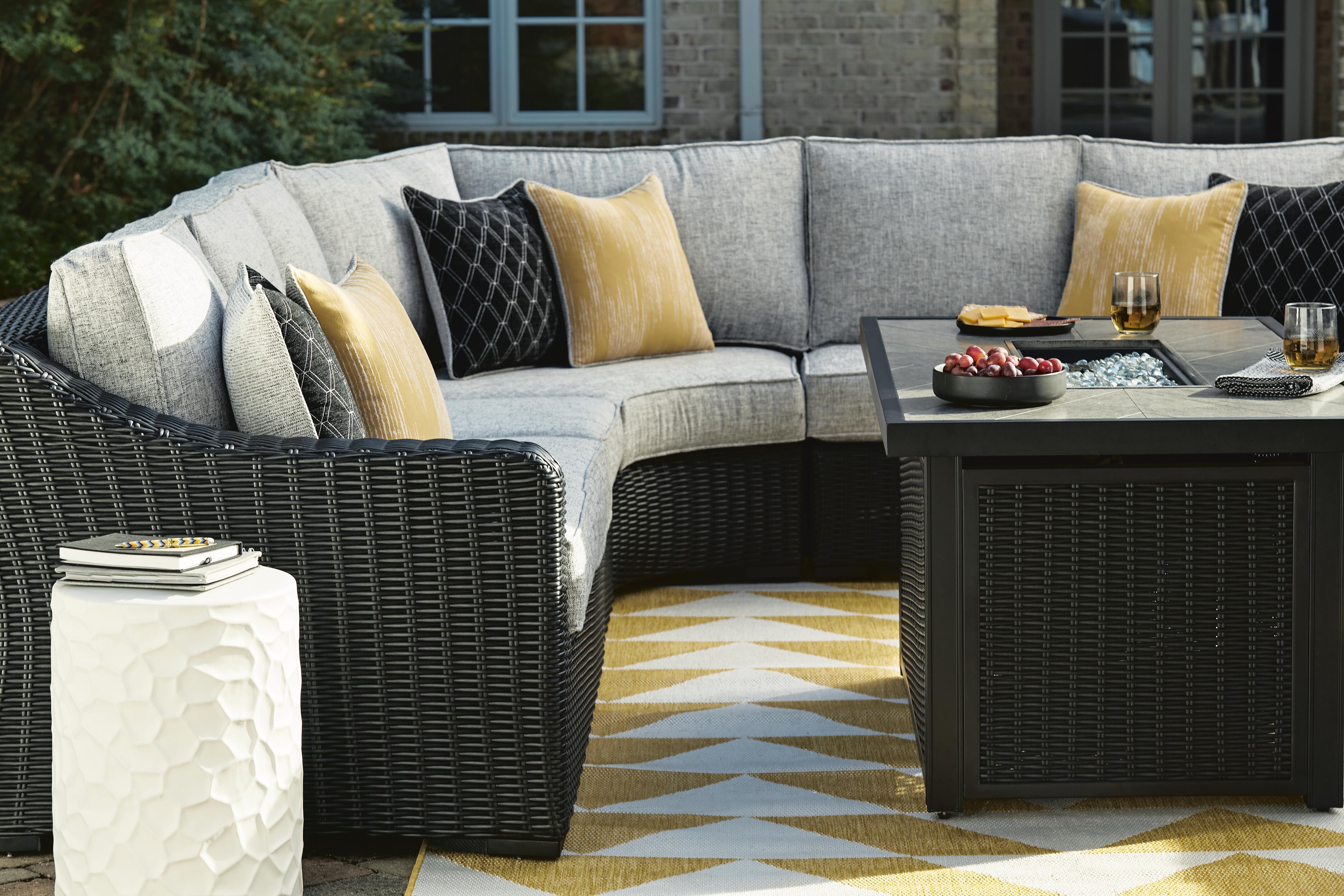 Beachcroft 3-Piece Outdoor Sectional - image 9