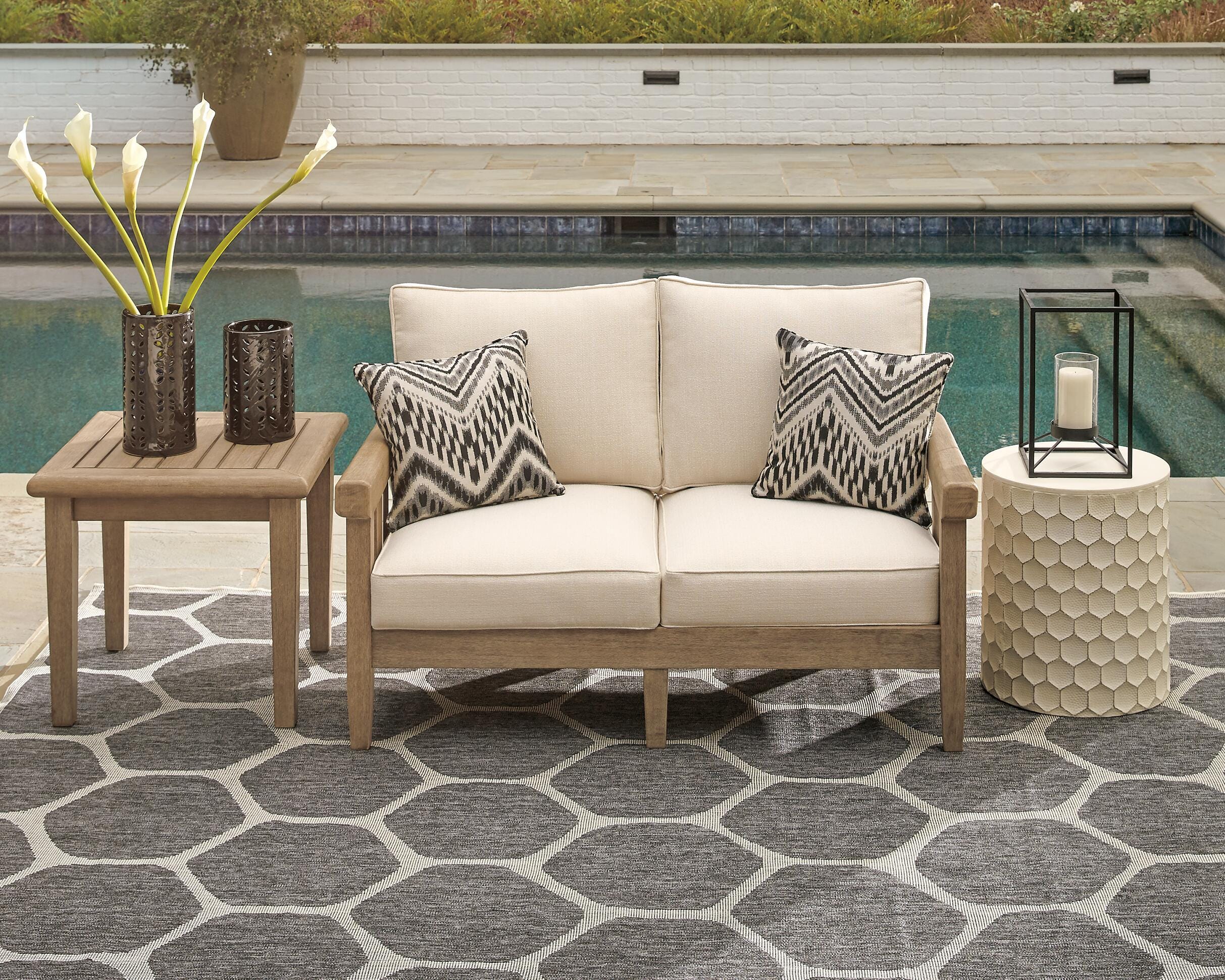 Gerianne Loveseat with Cushion - image 1