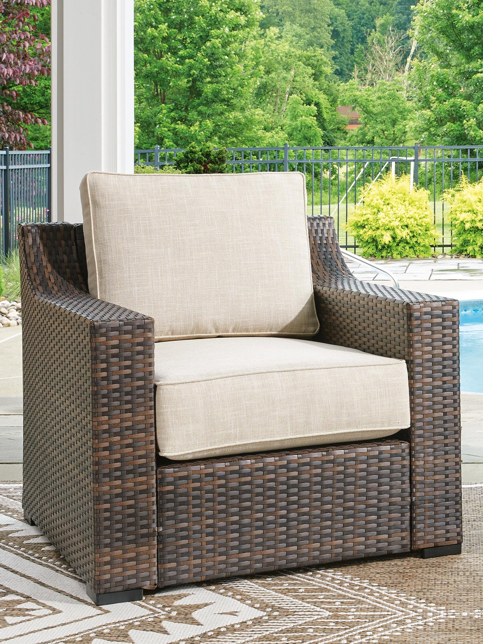 Wellingtons Peak Outdoor Lounge Chair with Cushion - image 1